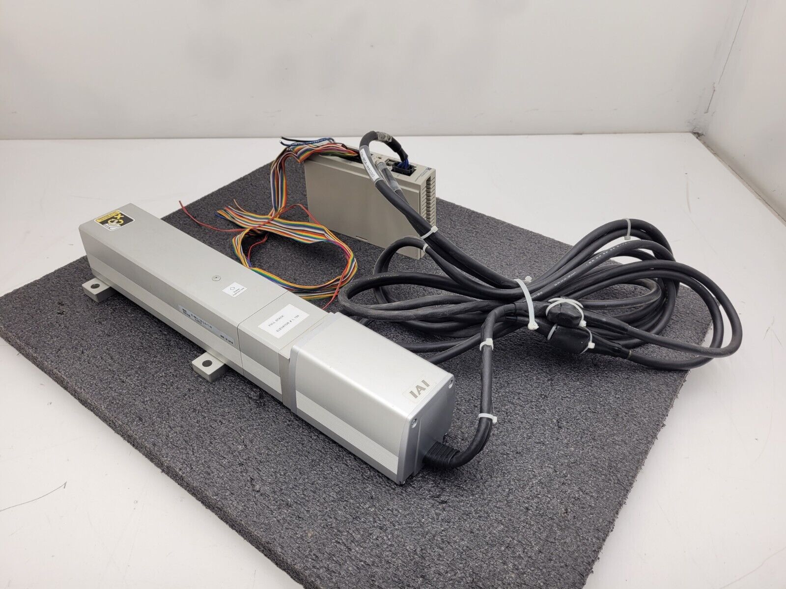 IAI Robo Cylinder Linear Piston Actuator 150mm Stroke RCA-S-RMA Controller