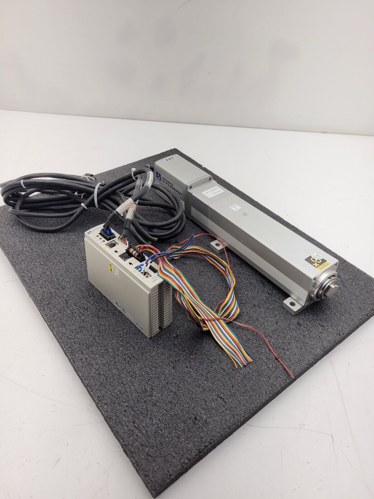 IAI Robo Cylinder Linear Piston Actuator 150mm Stroke RCA-S-RMA Controller