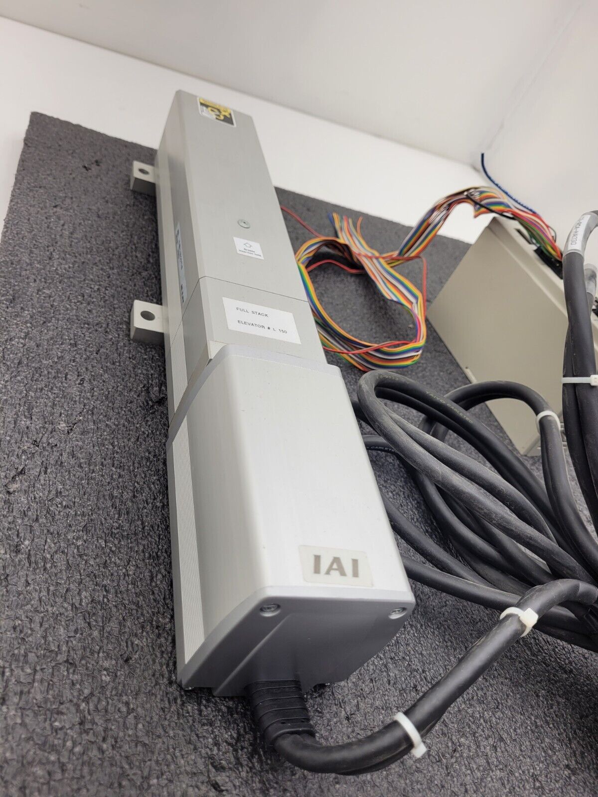 IAI Robo Cylinder Linear Piston Actuator 150mm Stroke RCA-S-RMA Controller