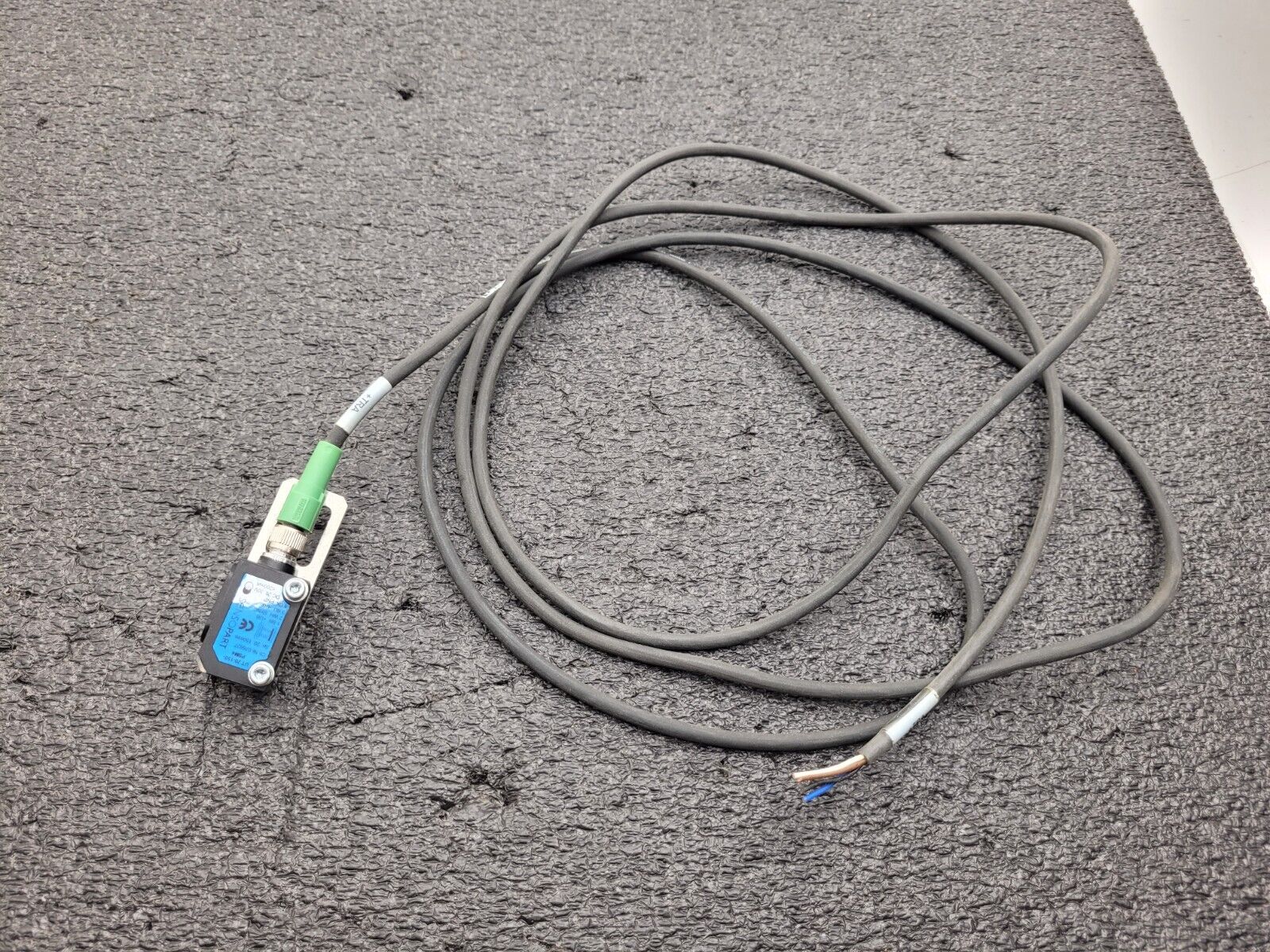 SensoPart UT-20-150-PSM4 Ultrasonic Sensor w/ Cable 20-150mm Range 20-30VDC