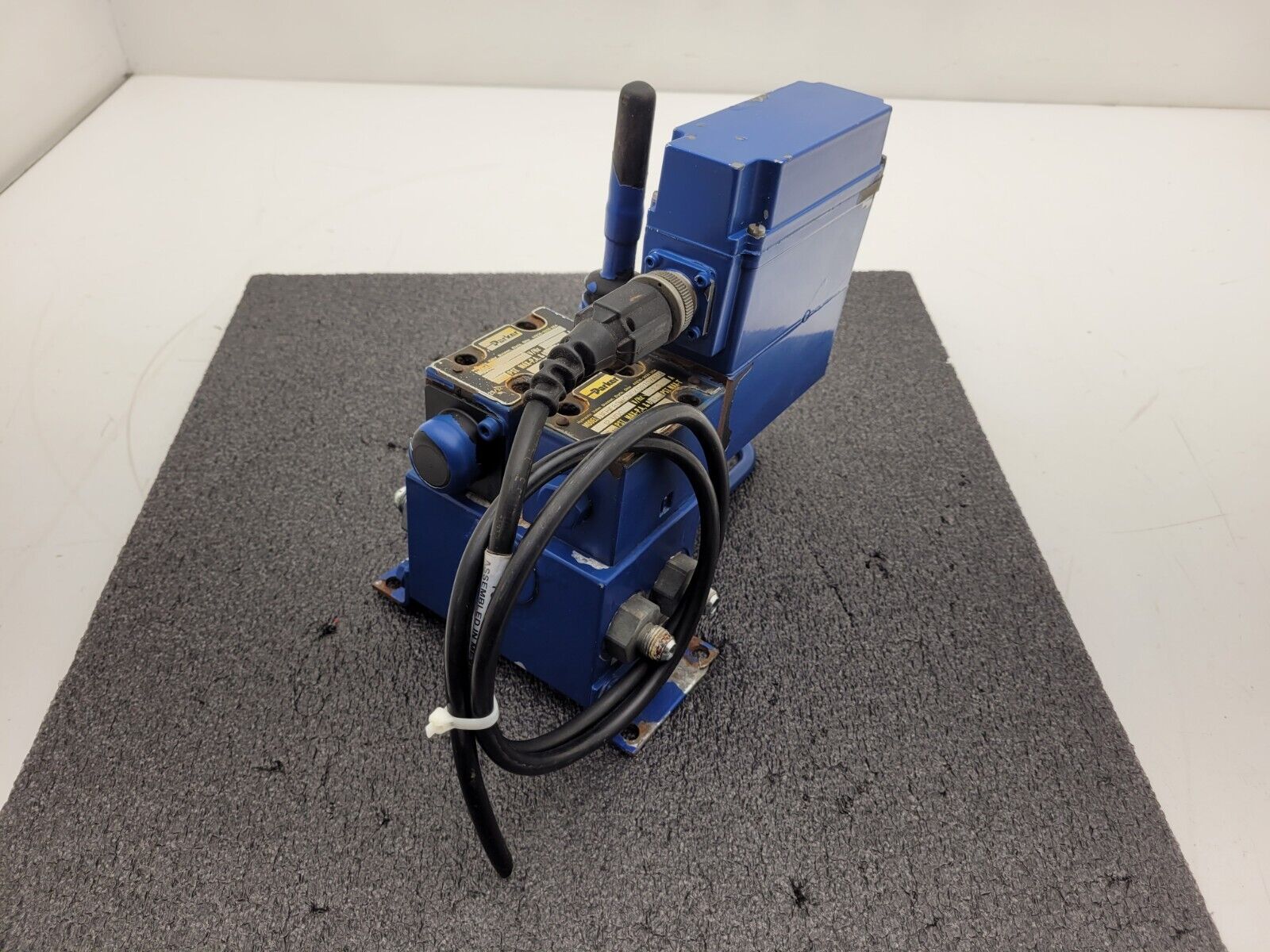 PARKER Hydraulic Proportional ISO Valve D1FHE80HCNEK0030X6114 12VDC + Override F