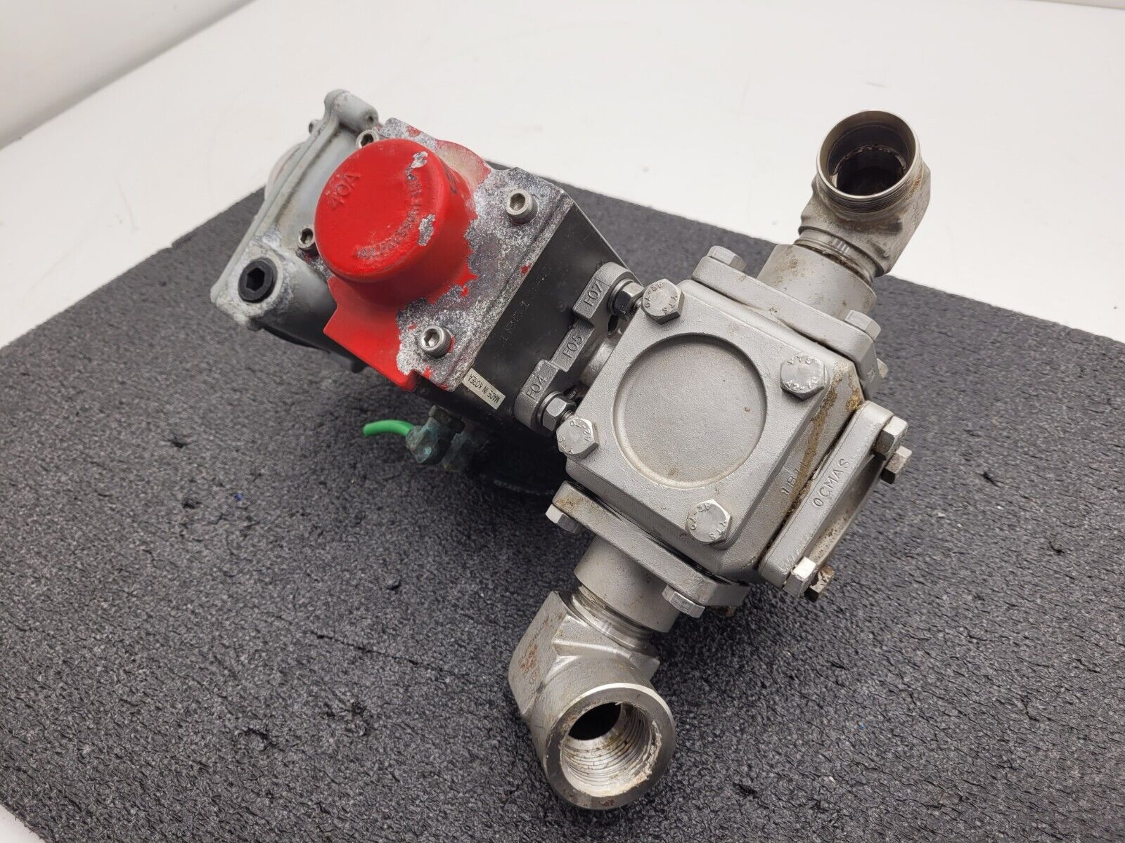 A-T Controls Series 33-1T 1" 1000PSI 3-Way Valve Air Triad Controls 2R40DA B