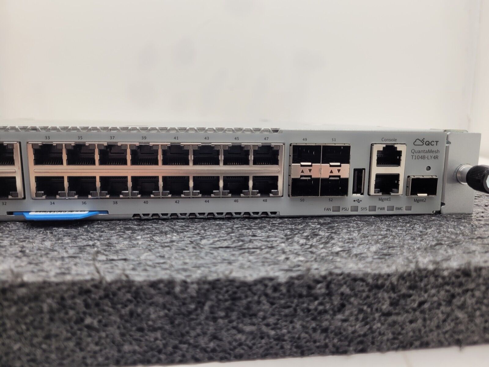 Quanta Mesh T1048-LY4R 48 Port 1Gbps Switch 1x 120W PSU Rails 4x 10Gbps SFP+