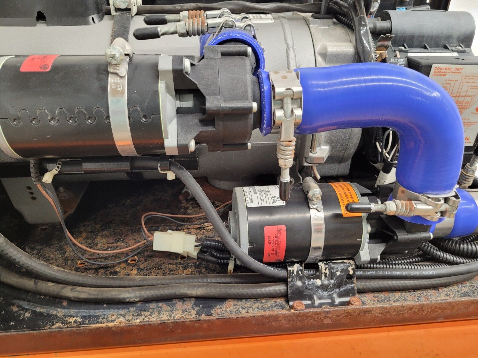 Webasto Spheros Arctic Fox DBW 300 Diesel Heater 30kW 12 Volt 100W With Cover A2