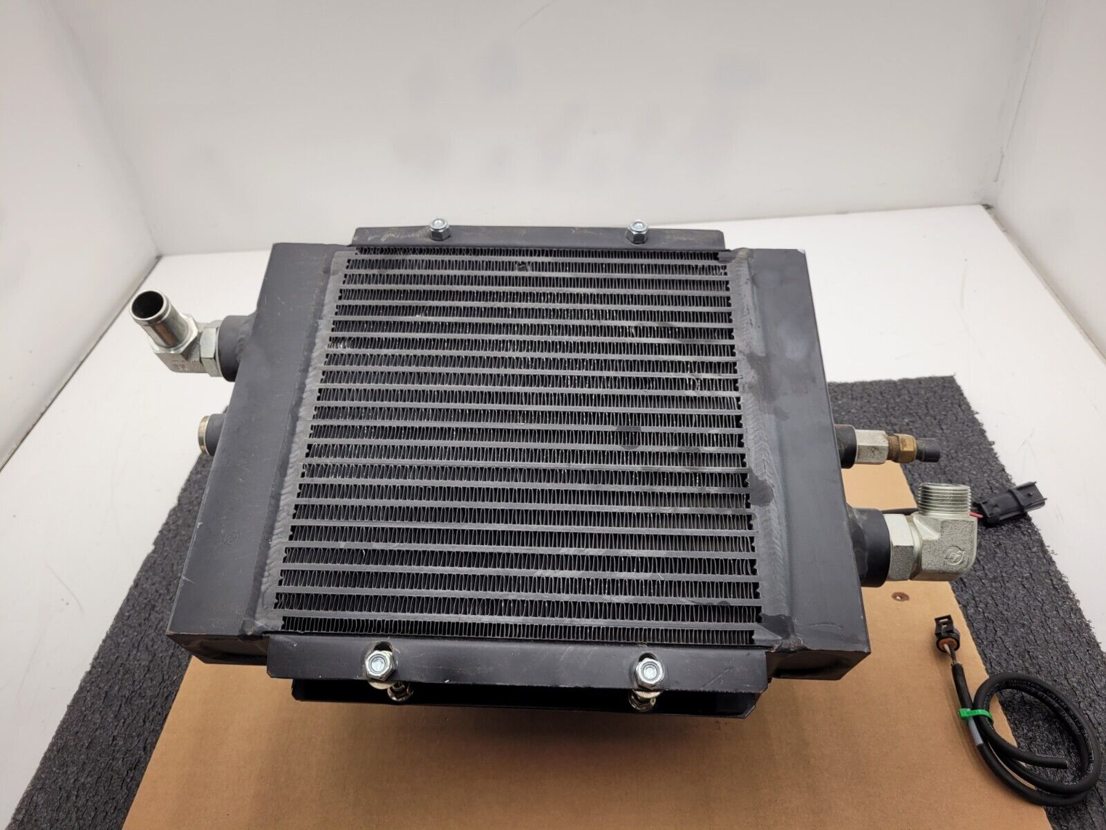 American Cooling Systems Hydraulic Oil Cooler Radiator 24714AM + 12VDC Fan B