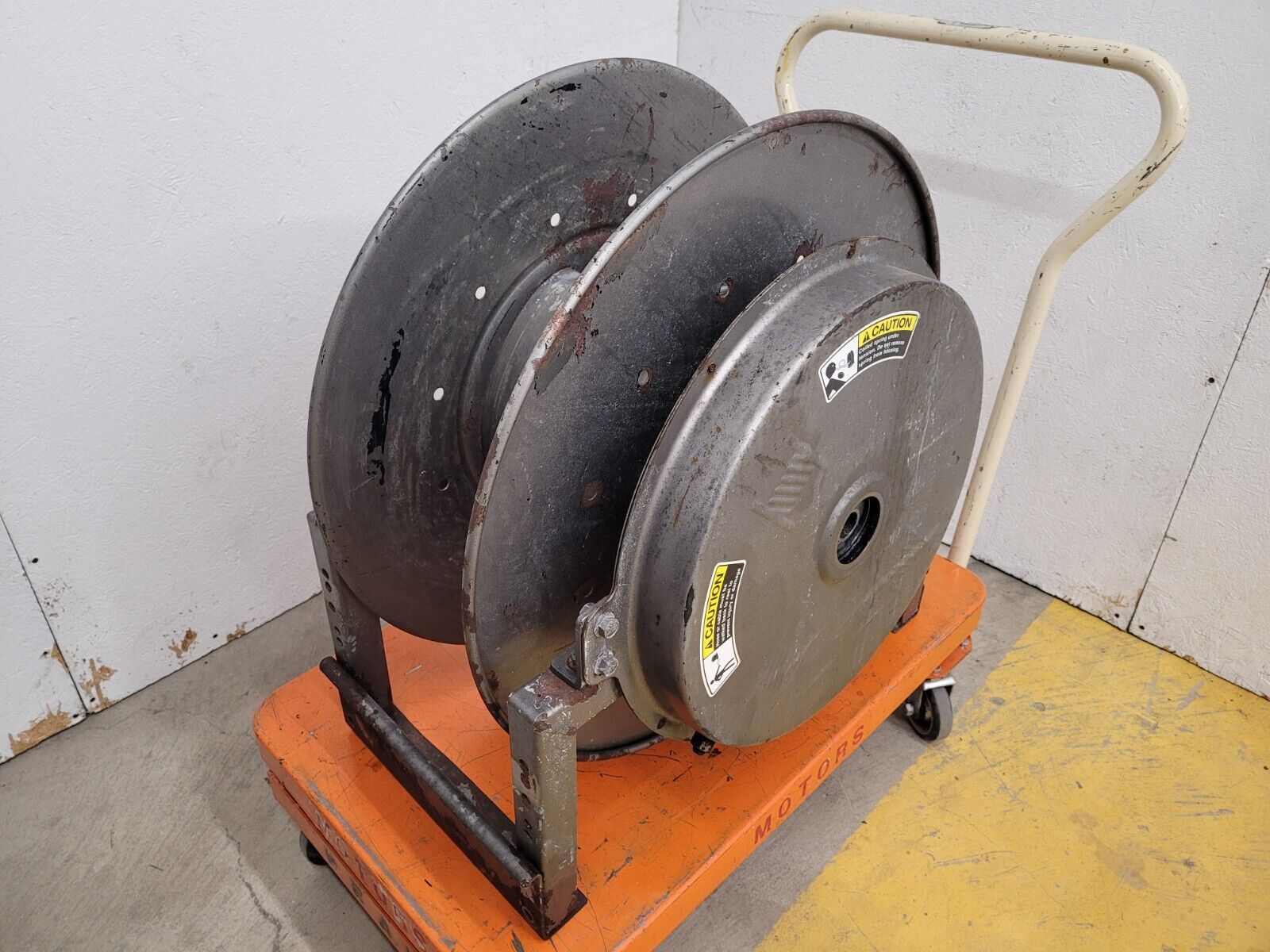 Hannay Reels 820-25-26-10.5A SR 1" Spring Rewind Hose Reel 2000PSI Unit A