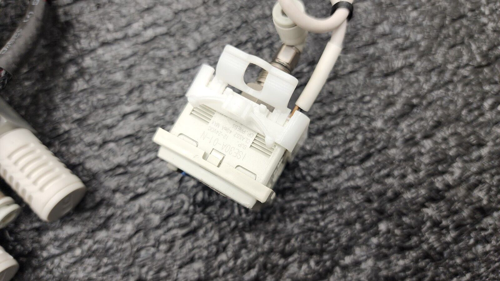 3x SMC Pneumatic Valve Block Solenoid Manifold 24VDC 17 Valves Total Lot H