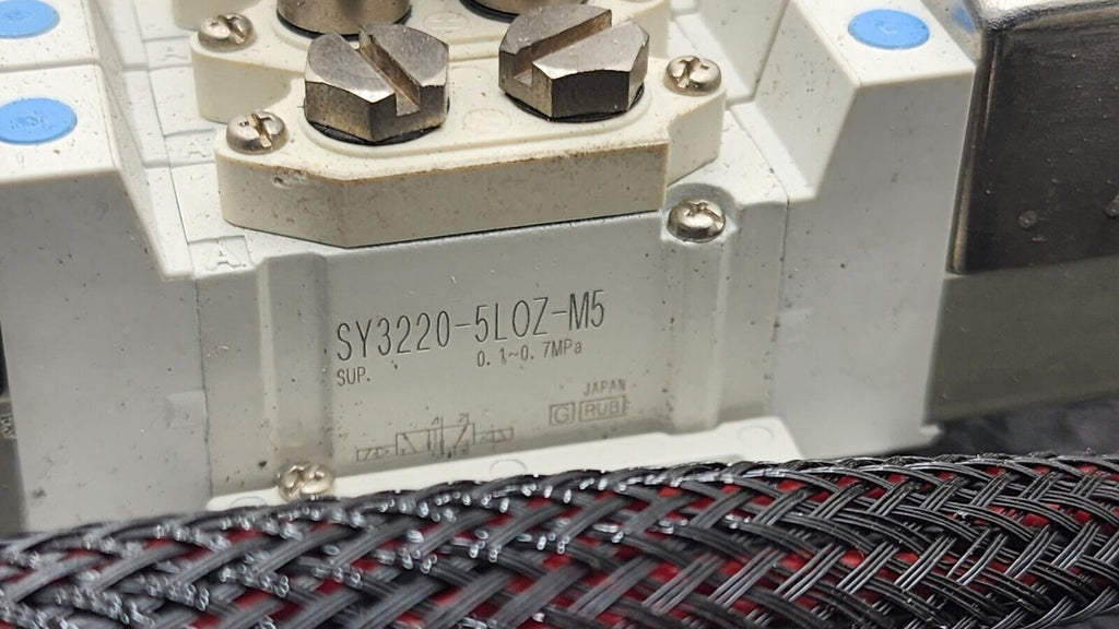 3x SMC Pneumatic Valve Block Solenoid Manifold 24VDC 17 Valves Total Lot H