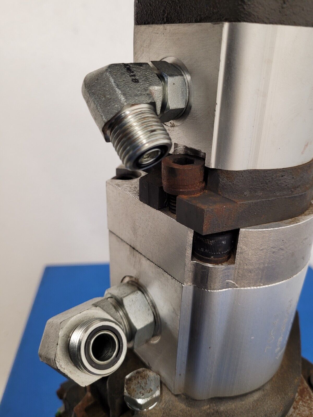Poclain Hydraulics B47581S 3x Hydraulic Pump Stack CCW Rotation D2