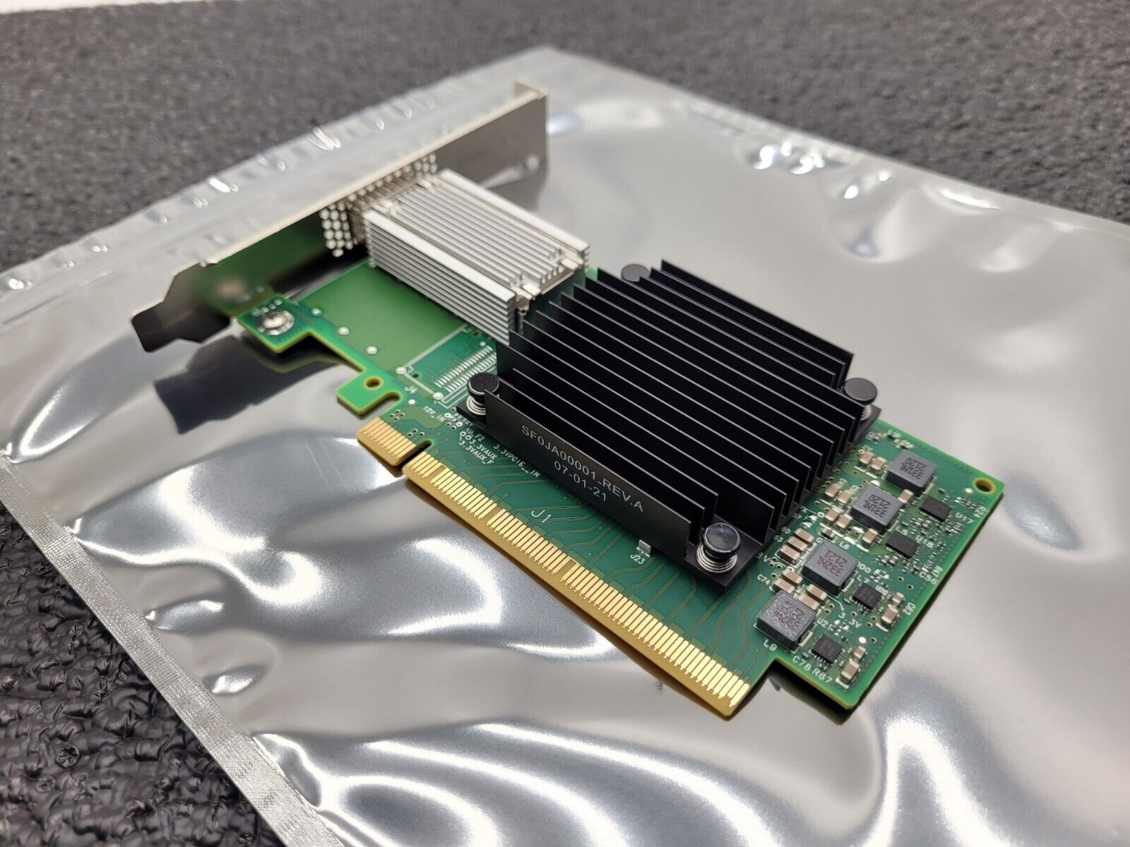 Mellanox MCX515A-CCAT ConnectX-5 EN Single Port 100GbE Standard Height NIC Card