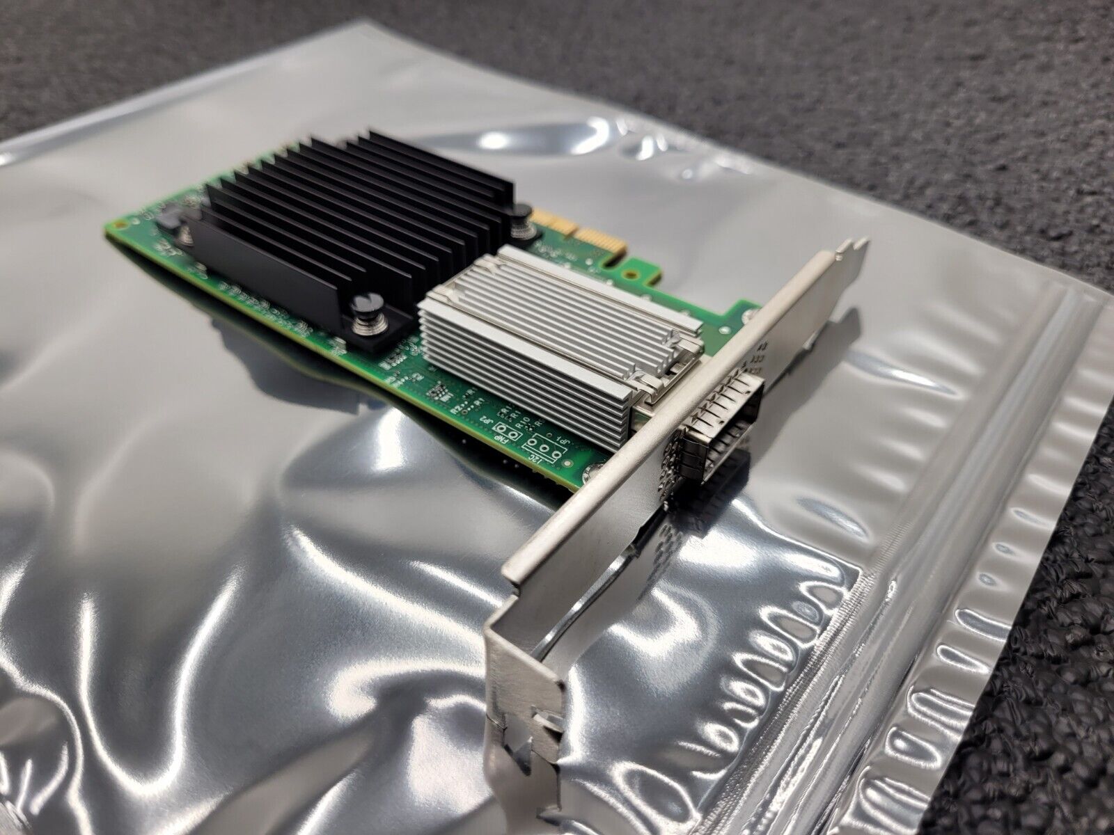 Mellanox MCX515A-CCAT ConnectX-5 EN Single Port 100GbE Standard Height NIC Card