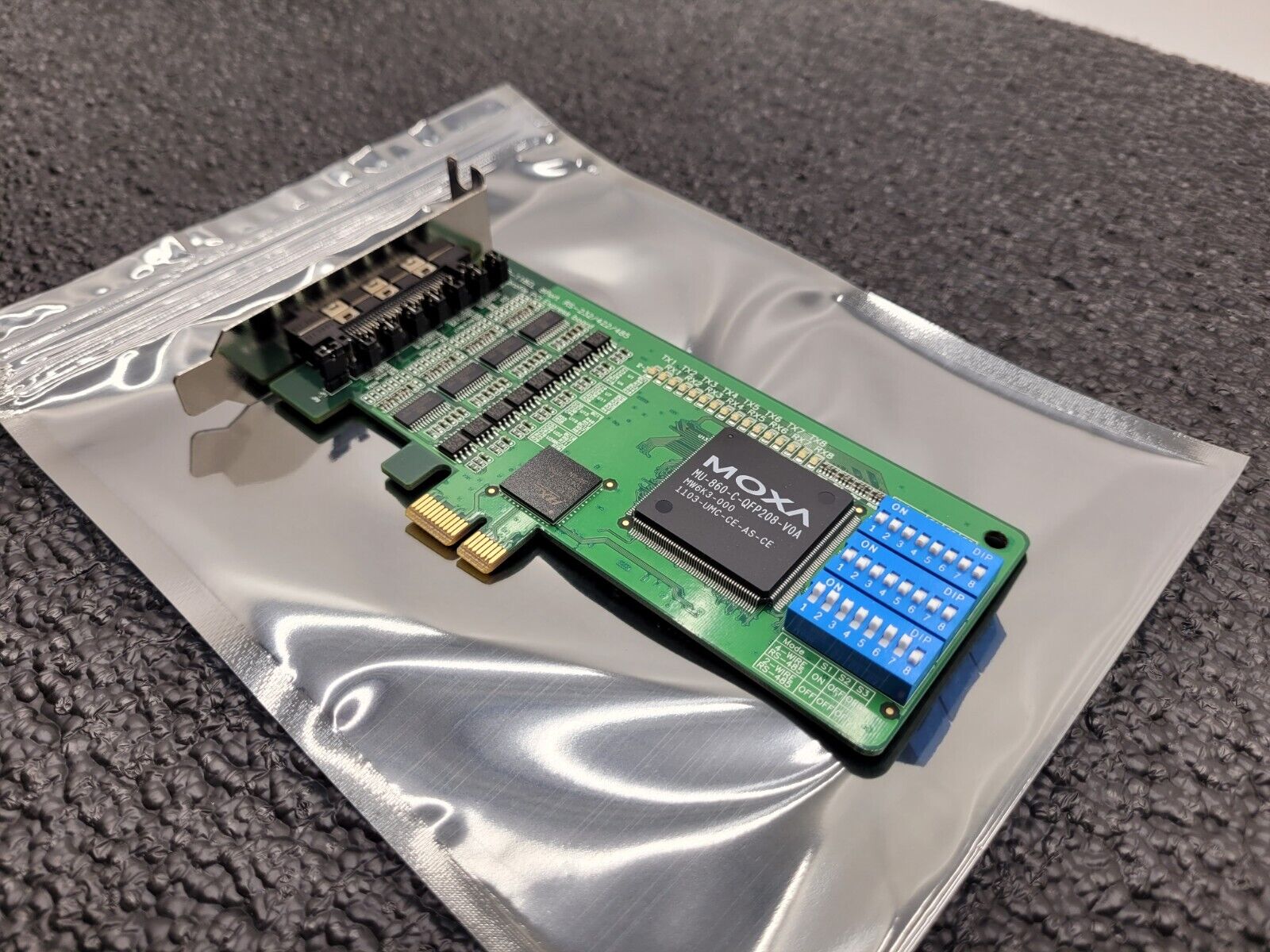 Moxa CP-118EL 8 Port Low Profile PCI Express Board RS-232/422/485 Damaged Cable