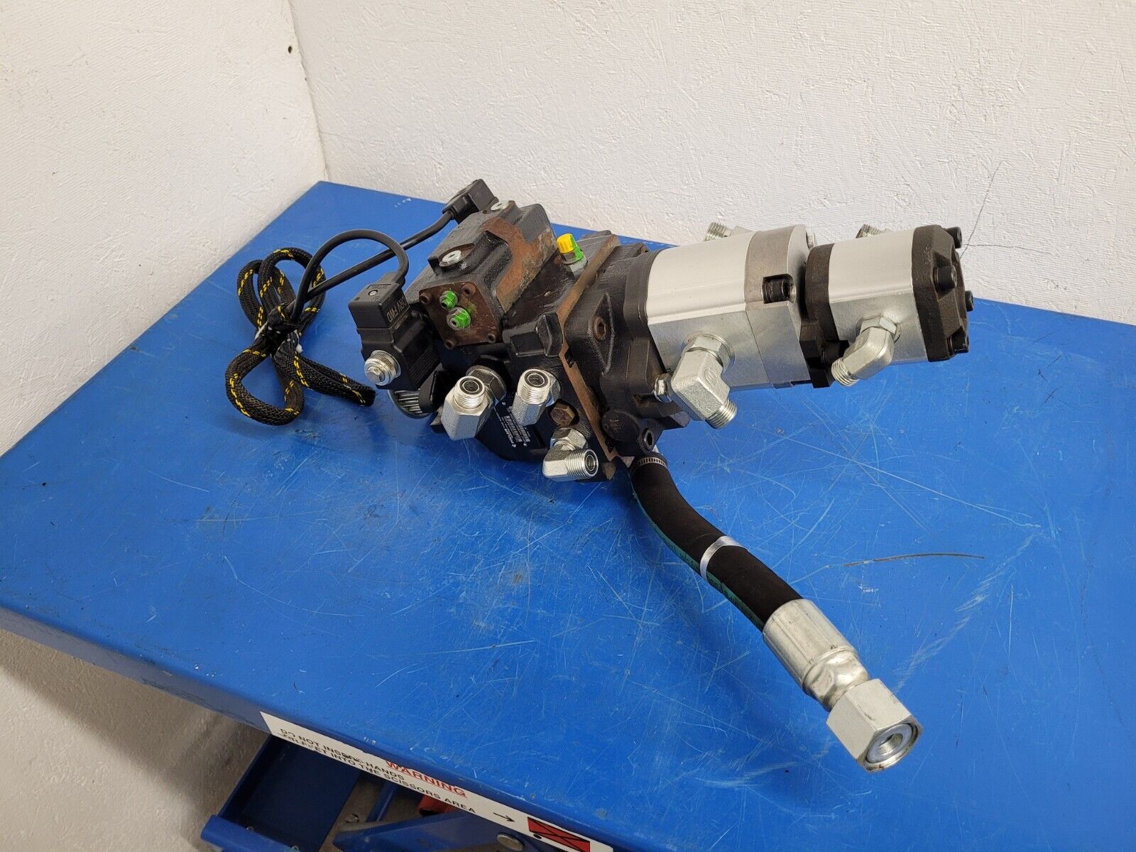 Poclain Hydraulics B47581S 3x Hydraulic Pump Stack CCW Rotation D3