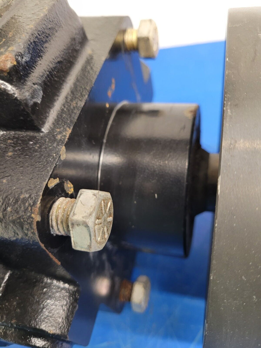 White Drive Products HB Hydraulic Wheel Drive Motor With Holding Brake Unit D