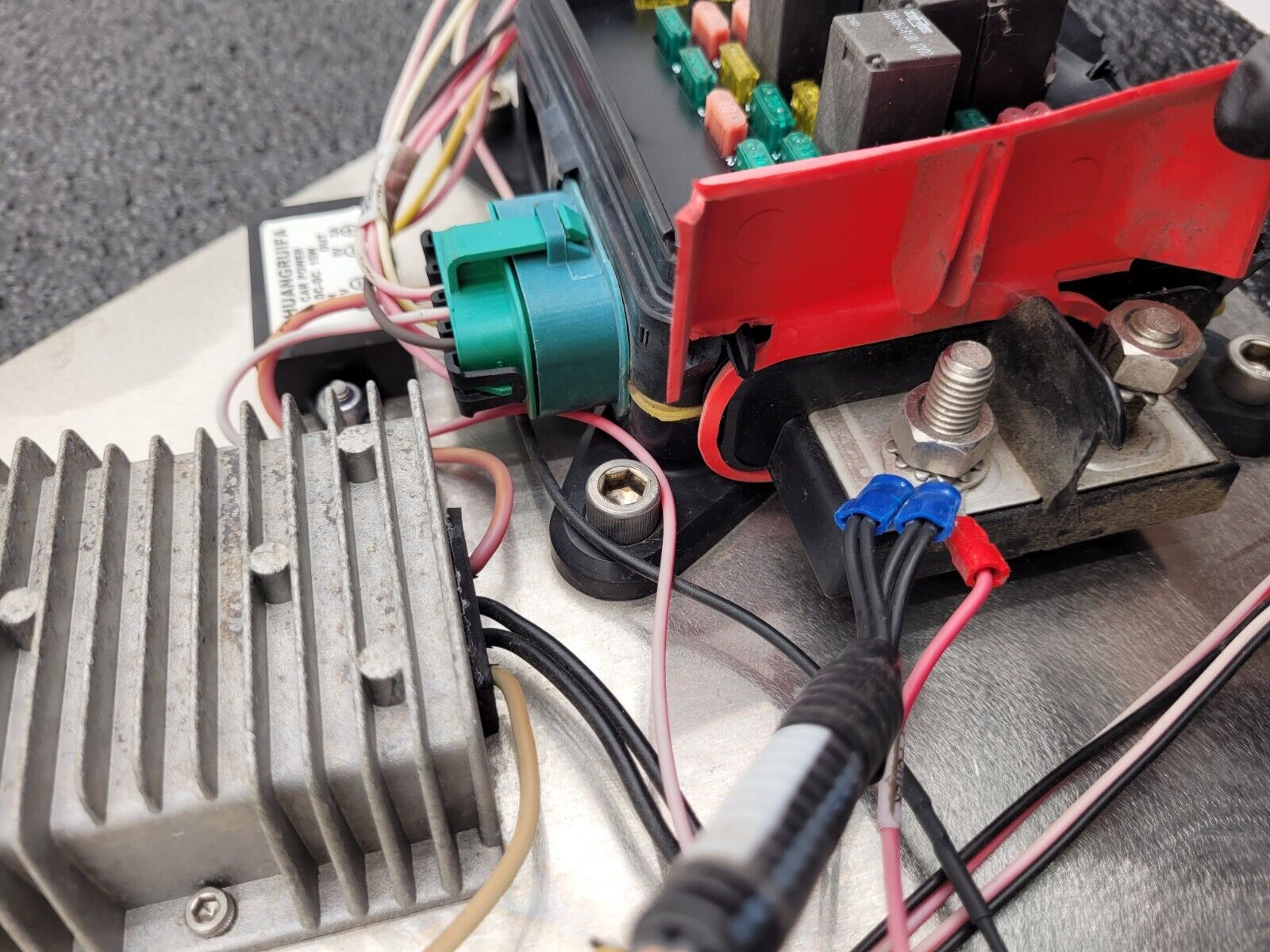 Eaton 31S-002-0 12VDC Power Distribution Module Fuse Relay Holder System B