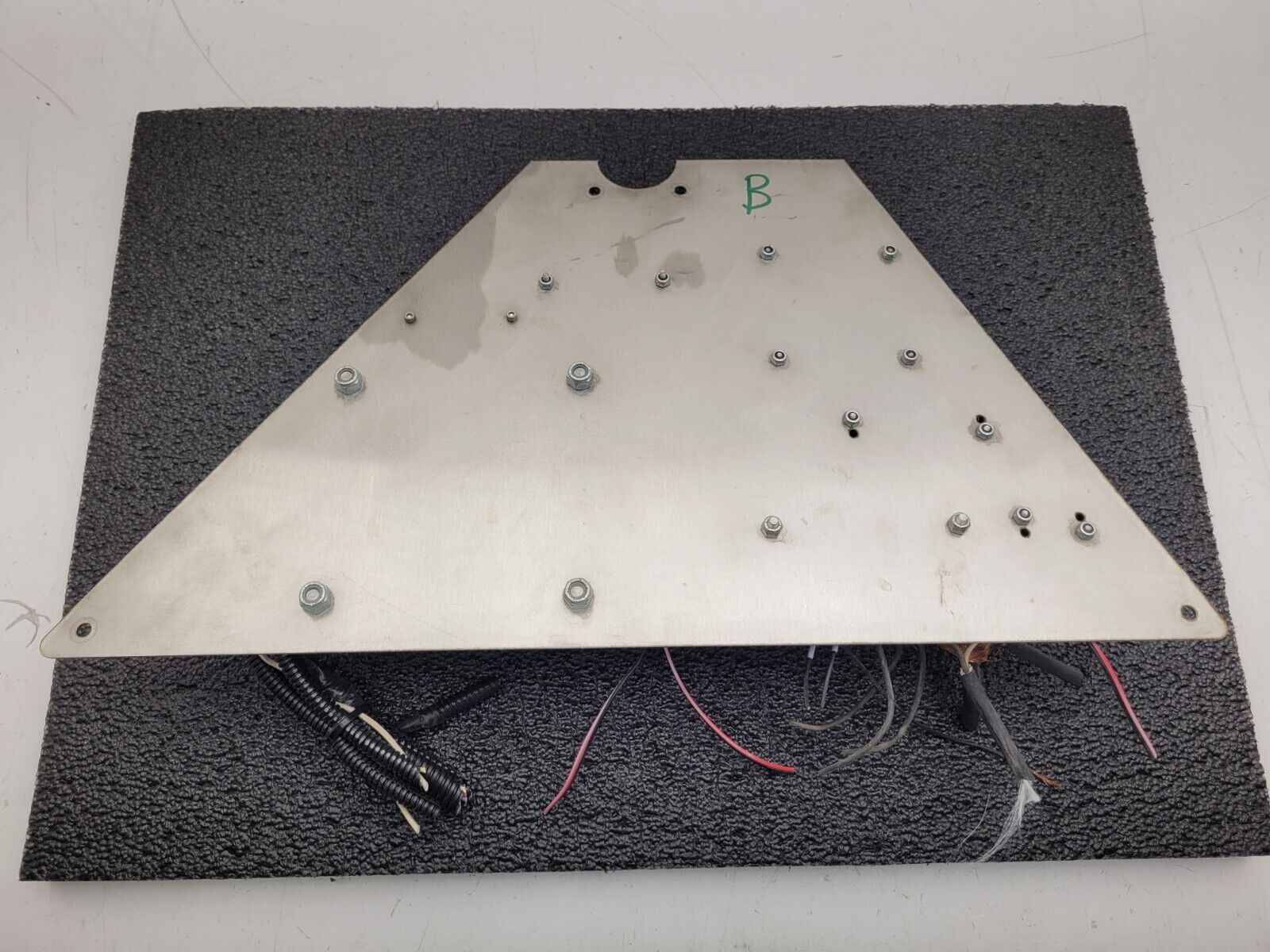 Eaton 31S-002-0 12VDC Power Distribution Module Fuse Relay Holder System B