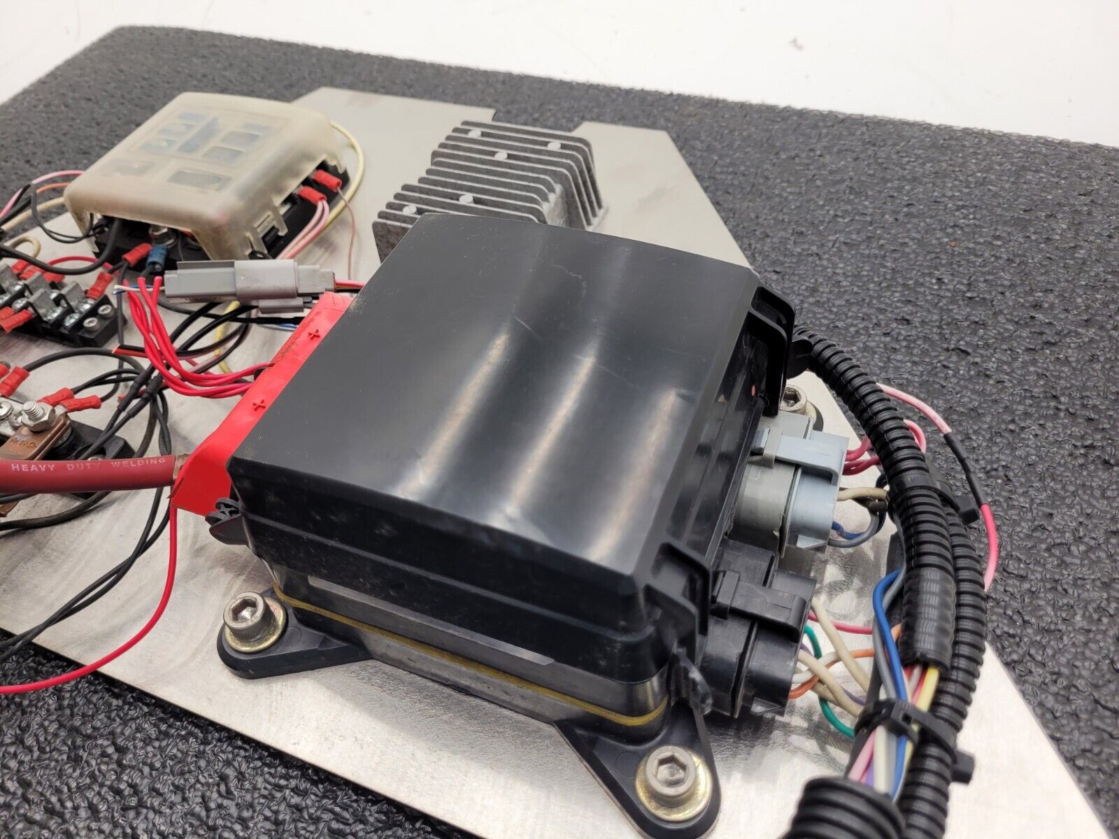 Eaton 31S-002-0 12VDC Power Distribution Module Fuse Relay Holder System D