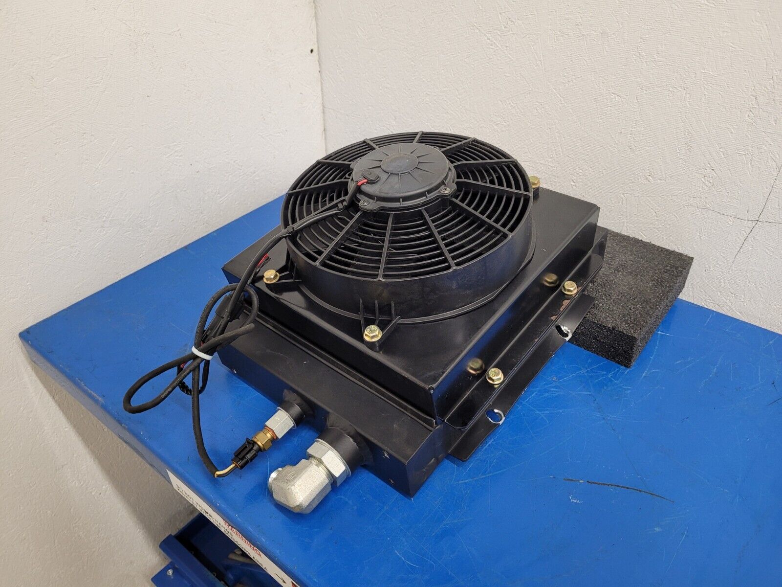 American Cooling Systems Hydraulic Oil Cooler Radiator 24714AM + 12VDC Fan E