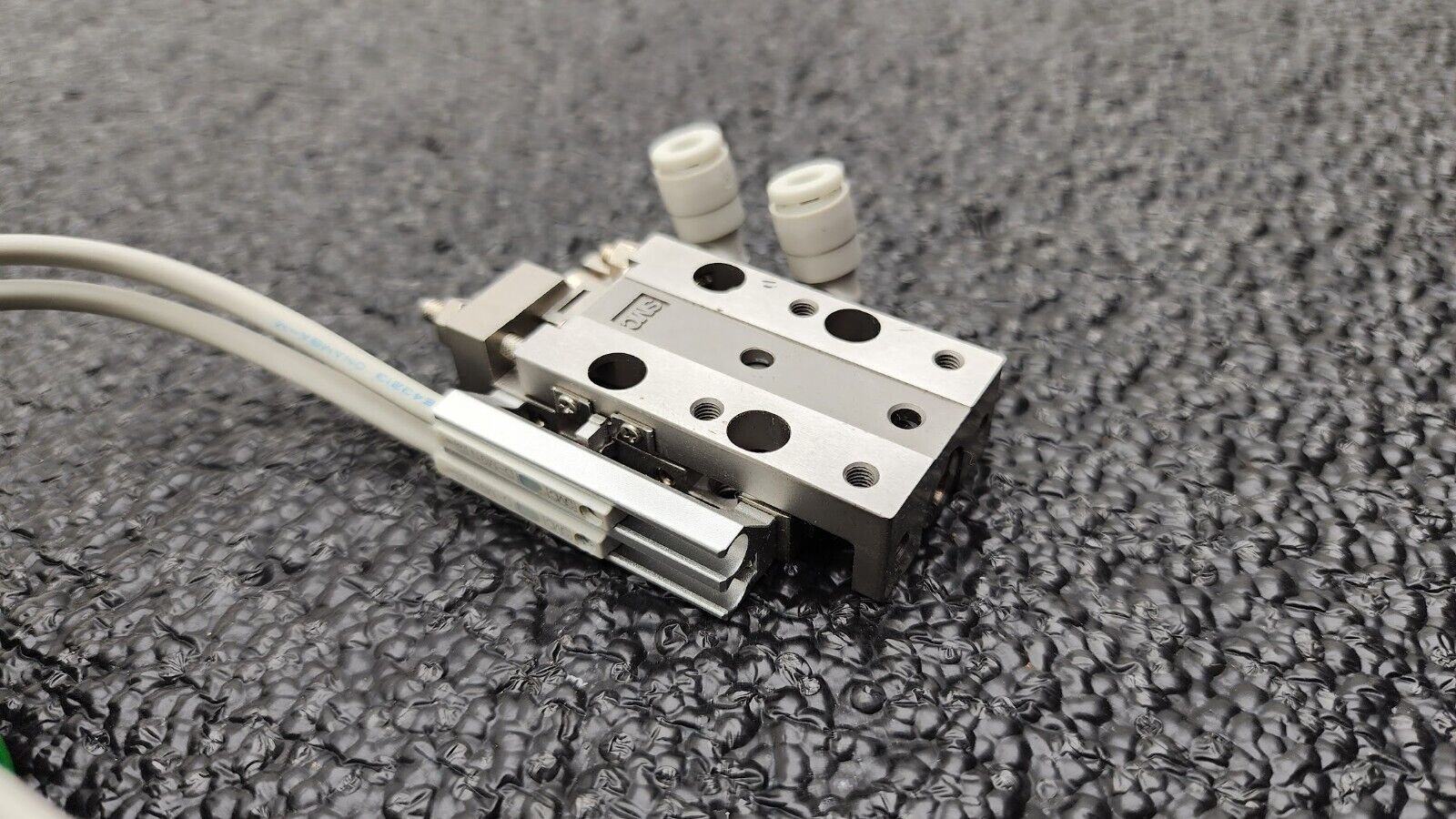 SMC 11-MXJ8L-10C Slide Table Clean Room MXS/MXJ Guided Cylinder w/ D-M9N Sensors