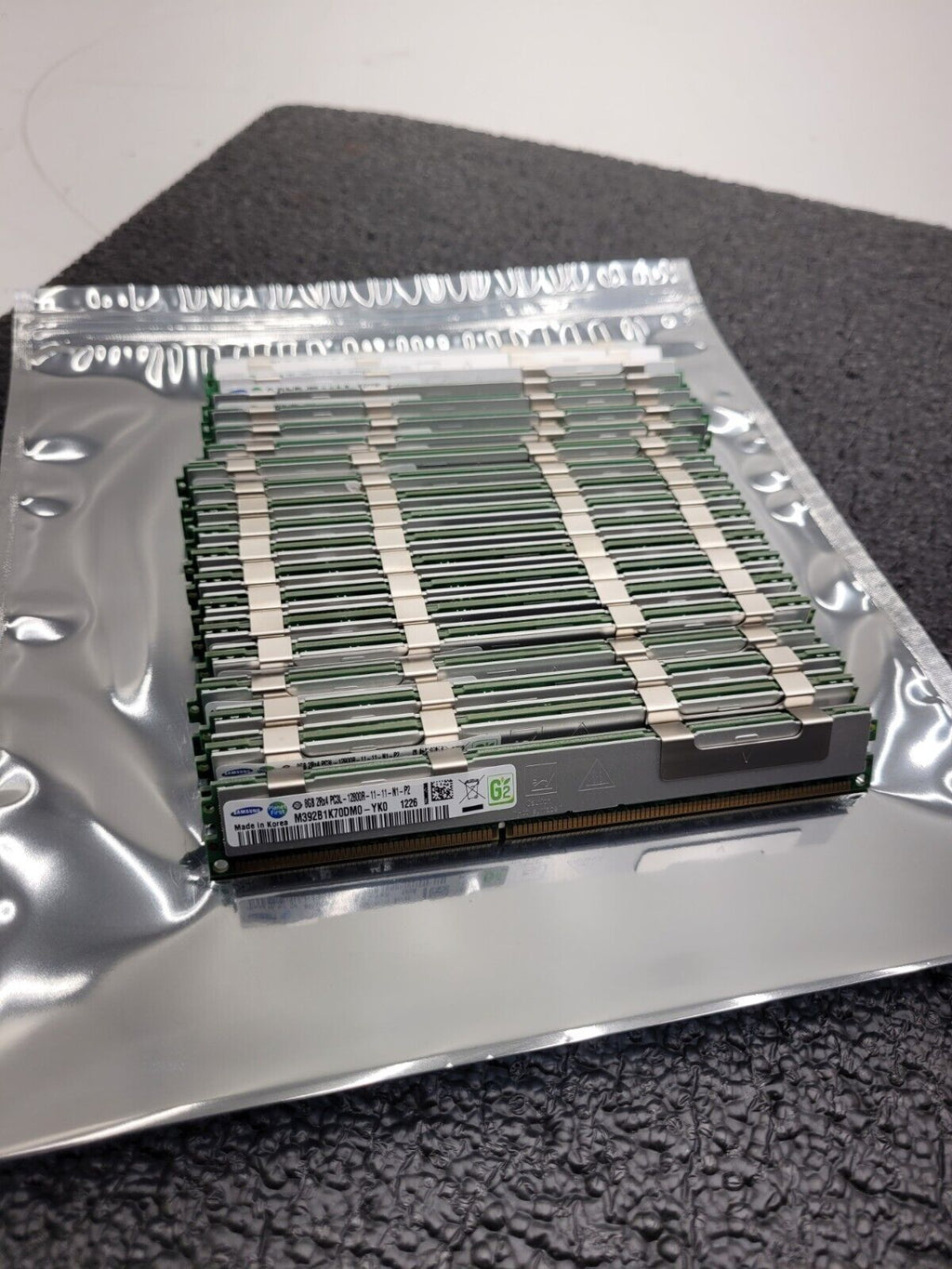 Lot of 20 Samsung 8GB (20x8GB) 2Rx4 PC3-12800R Server Memory M393B1K70DM0-YK0