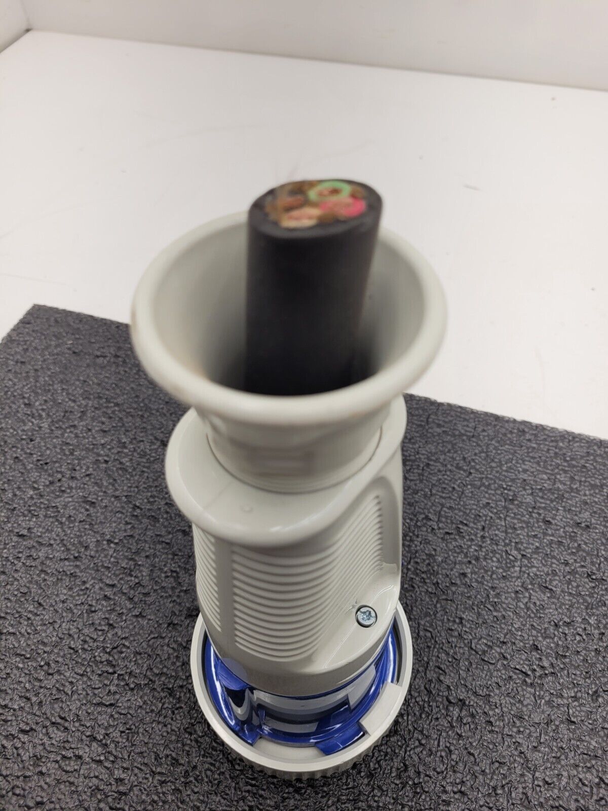 Walther Electric 369409 Female Connector 60/63A 4P 230/250Vac 9 Hr IP67 W/ Gland