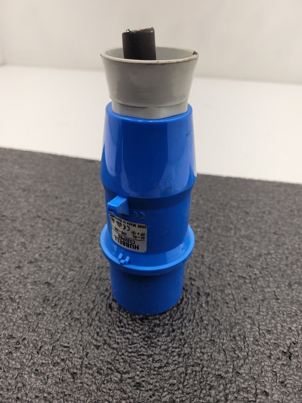 Hubbell C332P6S 32-6h 200-250VAC 2PH DRM Pin And Sleeve Plug 3 Pole