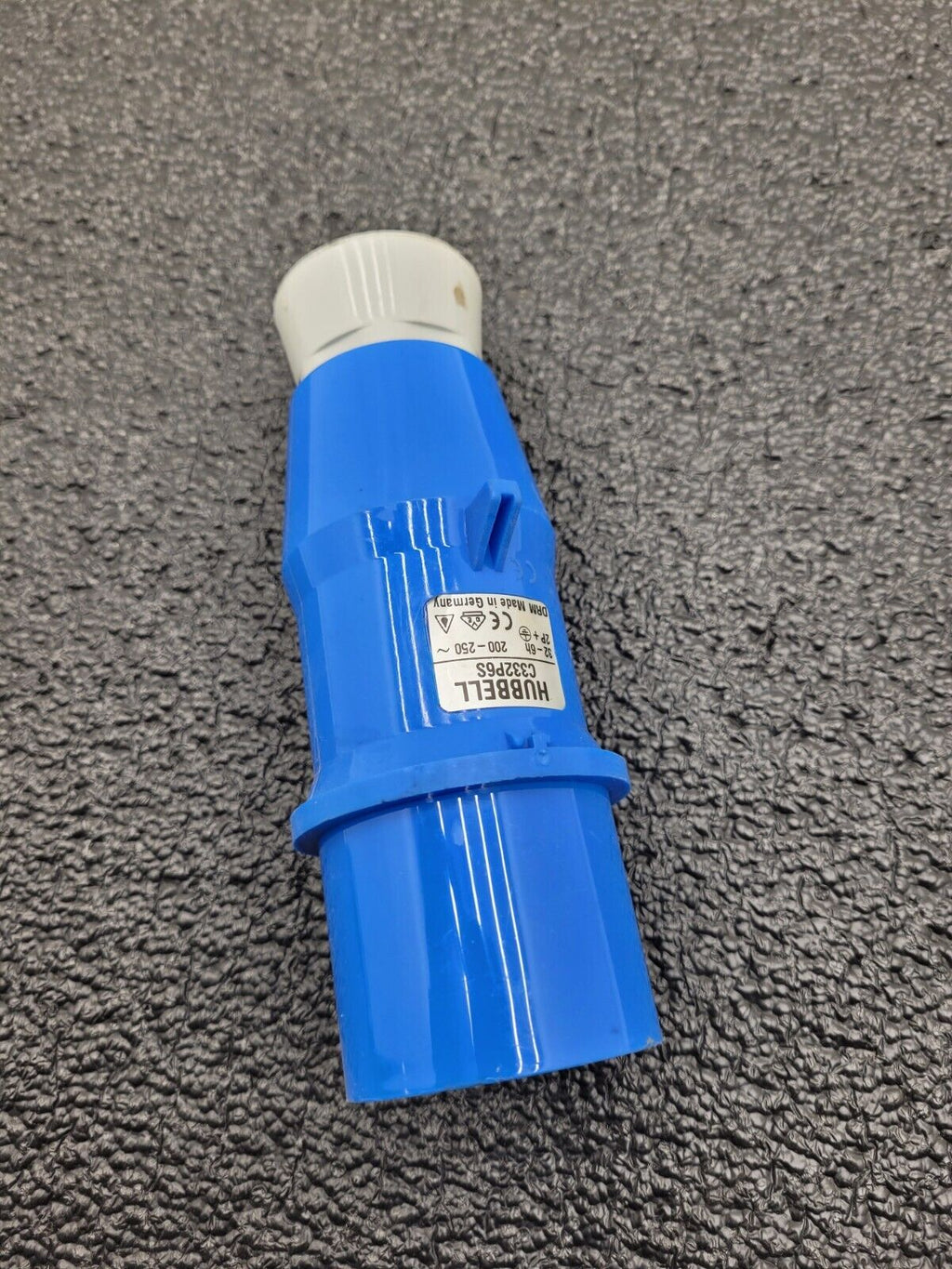 Hubbell C332P6S 32-6h 200-250VAC 2PH DRM Pin And Sleeve Plug 3 Pole