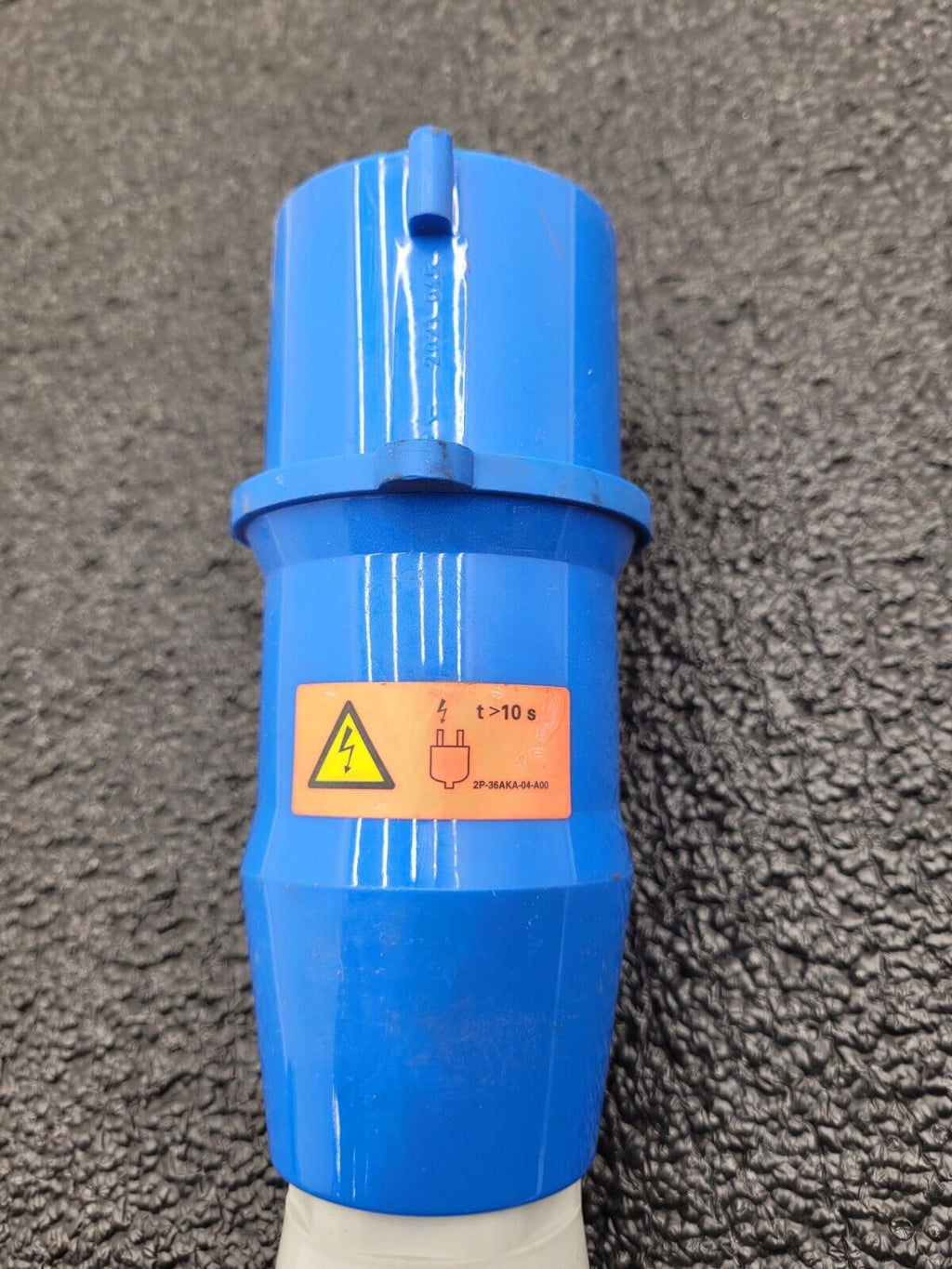 Hubbell C332P6S 32-6h 200-250VAC 2PH DRM Pin And Sleeve Plug 3 Pole