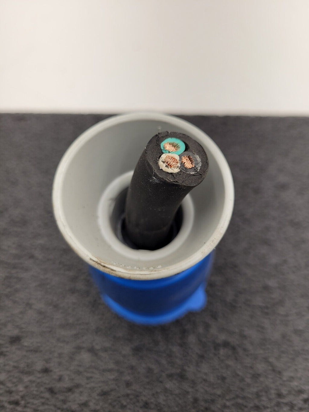 Hubbell C332P6S 32-6h 200-250VAC 2PH DRM Pin And Sleeve Plug 3 Pole