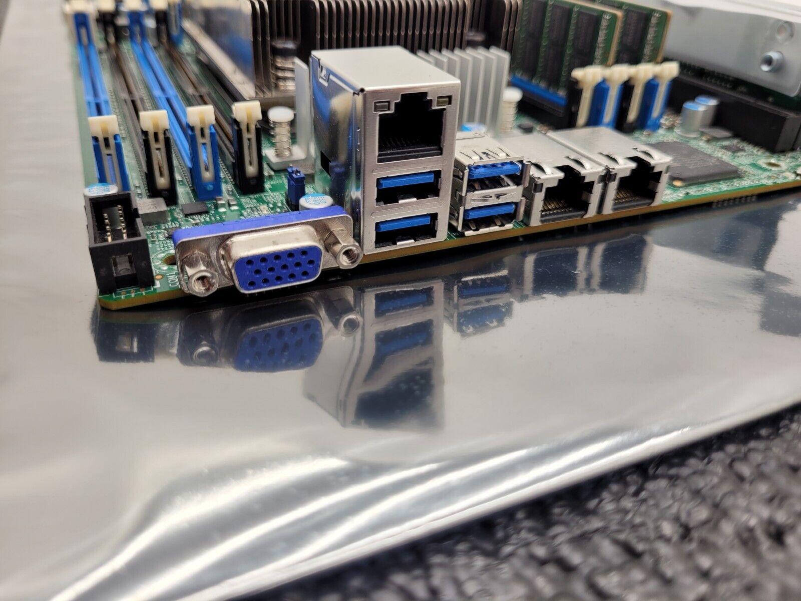 X10DRW-i Supermicro  Dual LGA2011 DDR4 Server Motherboard 2x E5-2630V3 64GB Ram