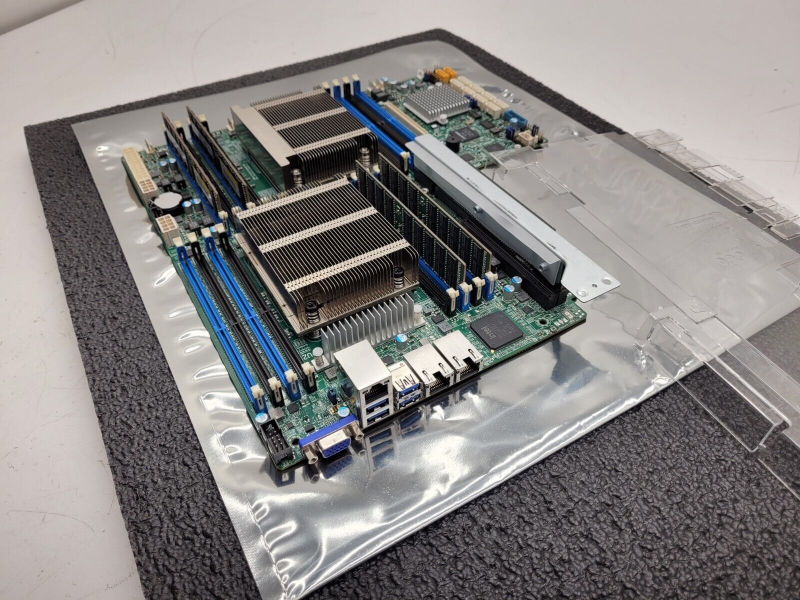 X10DRW-i Supermicro  Dual LGA2011 DDR4 Server Motherboard 2x E5-2630V3 64GB Ram