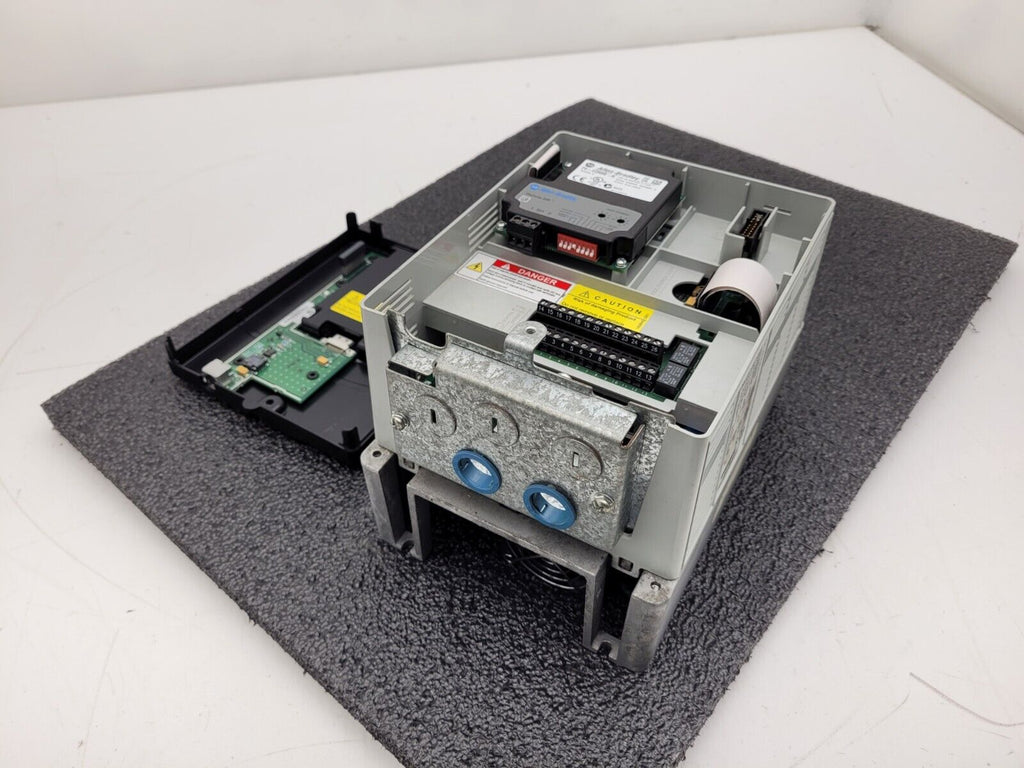 Allen Bradley 20AD5P0A3AYNNRNN /A PowerFlex 70 480V 3HP AC VFD Motor Drive