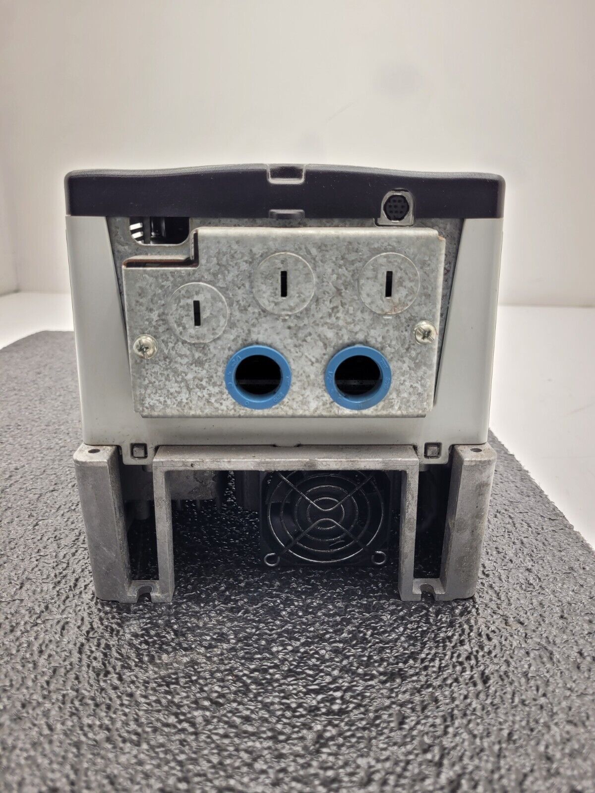 Allen Bradley 20AD5P0A3AYNNRNN /A PowerFlex 70 480V 3HP AC VFD Motor Drive