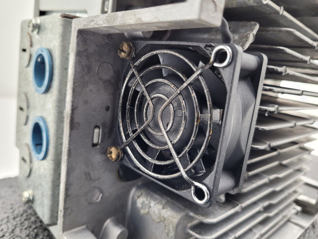 Allen Bradley 20AD5P0A3AYNNRNN /A PowerFlex 70 480V 3HP AC VFD Motor Drive