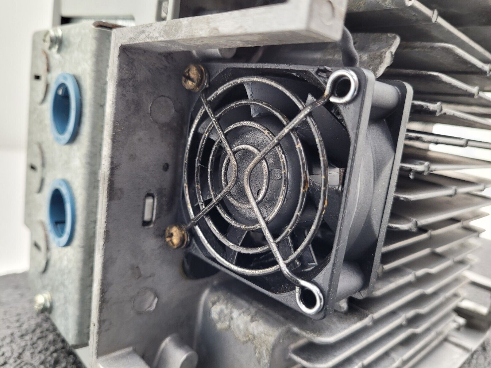 Allen Bradley 20AD5P0A3AYNNRNN /A PowerFlex 70 480V 3HP AC VFD Motor Drive