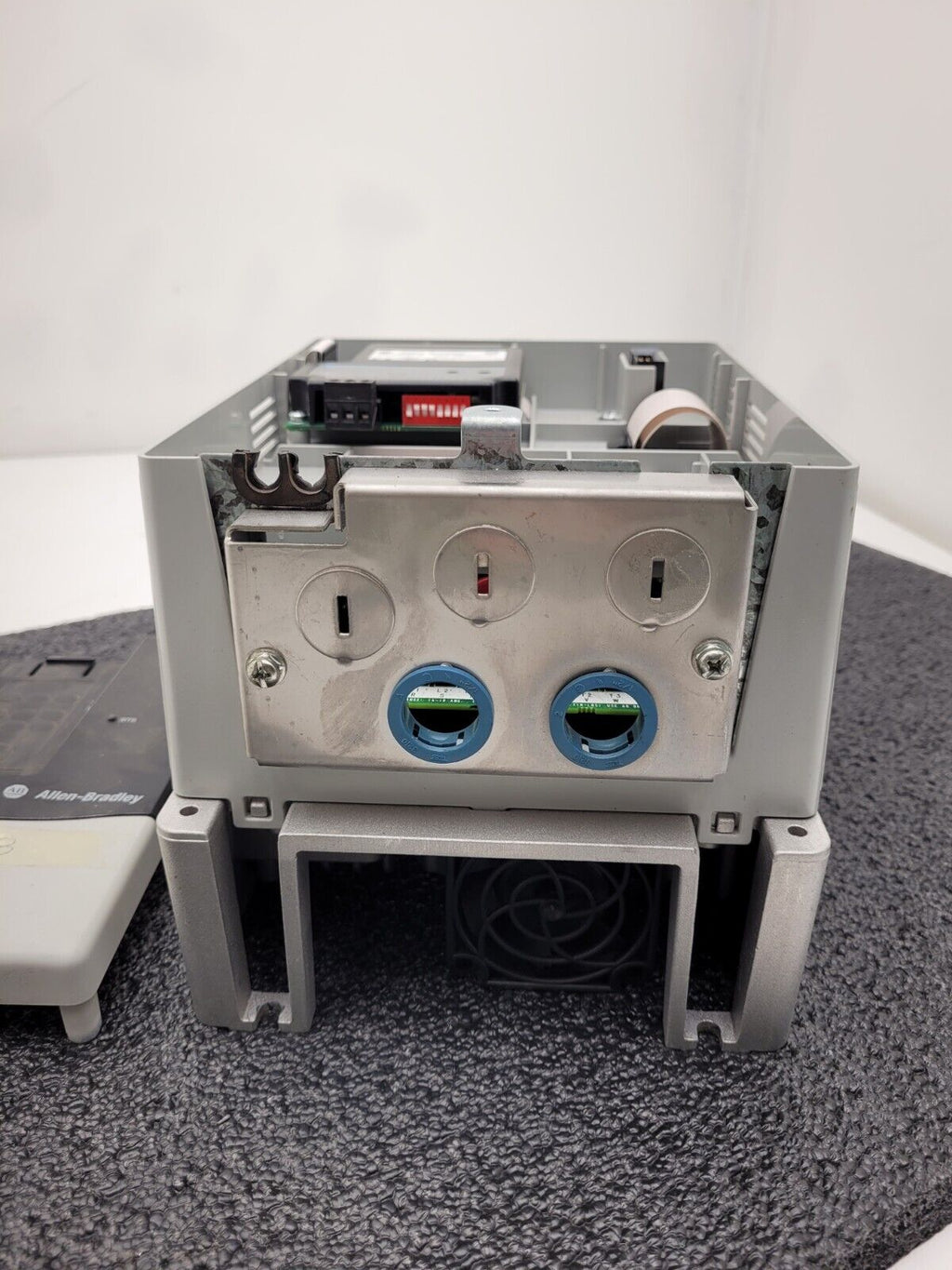 Allen Bradley 20AD8P0A0AYNNNC0 /A PowerFlex 70 480V 5HP AC VFD Motor Drive "B"