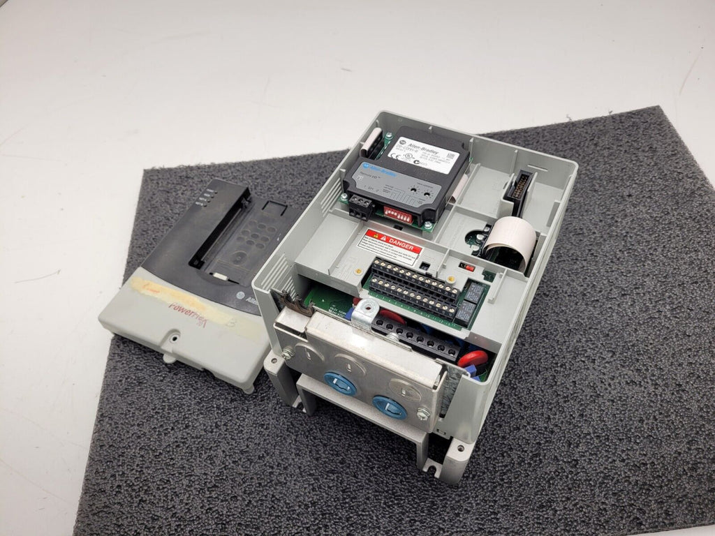 Allen Bradley 20AD8P0A0AYNNNC0 /A PowerFlex 70 480V 5HP AC VFD Motor Drive "B"