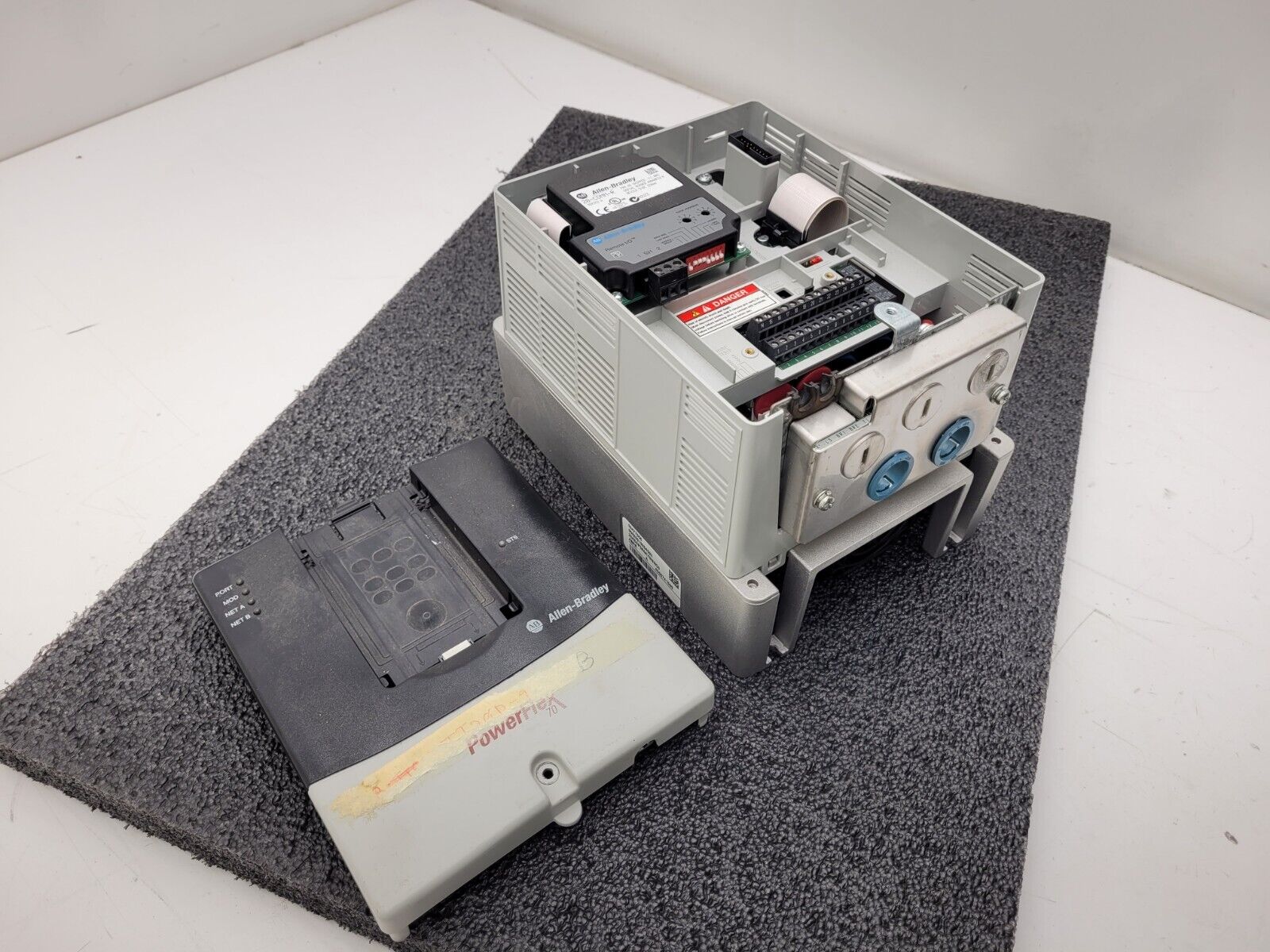 Allen Bradley 20AD8P0A0AYNNNC0 /A PowerFlex 70 480V 5HP AC VFD Motor Drive "B"