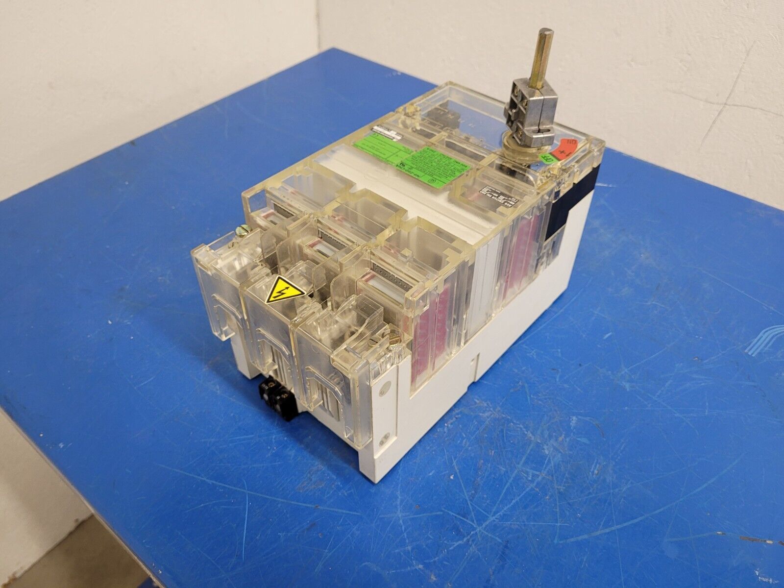 Klockner-Moeller N9-250-CNA 250A 3PH 600V 250A Circuit Breaker Disconnect