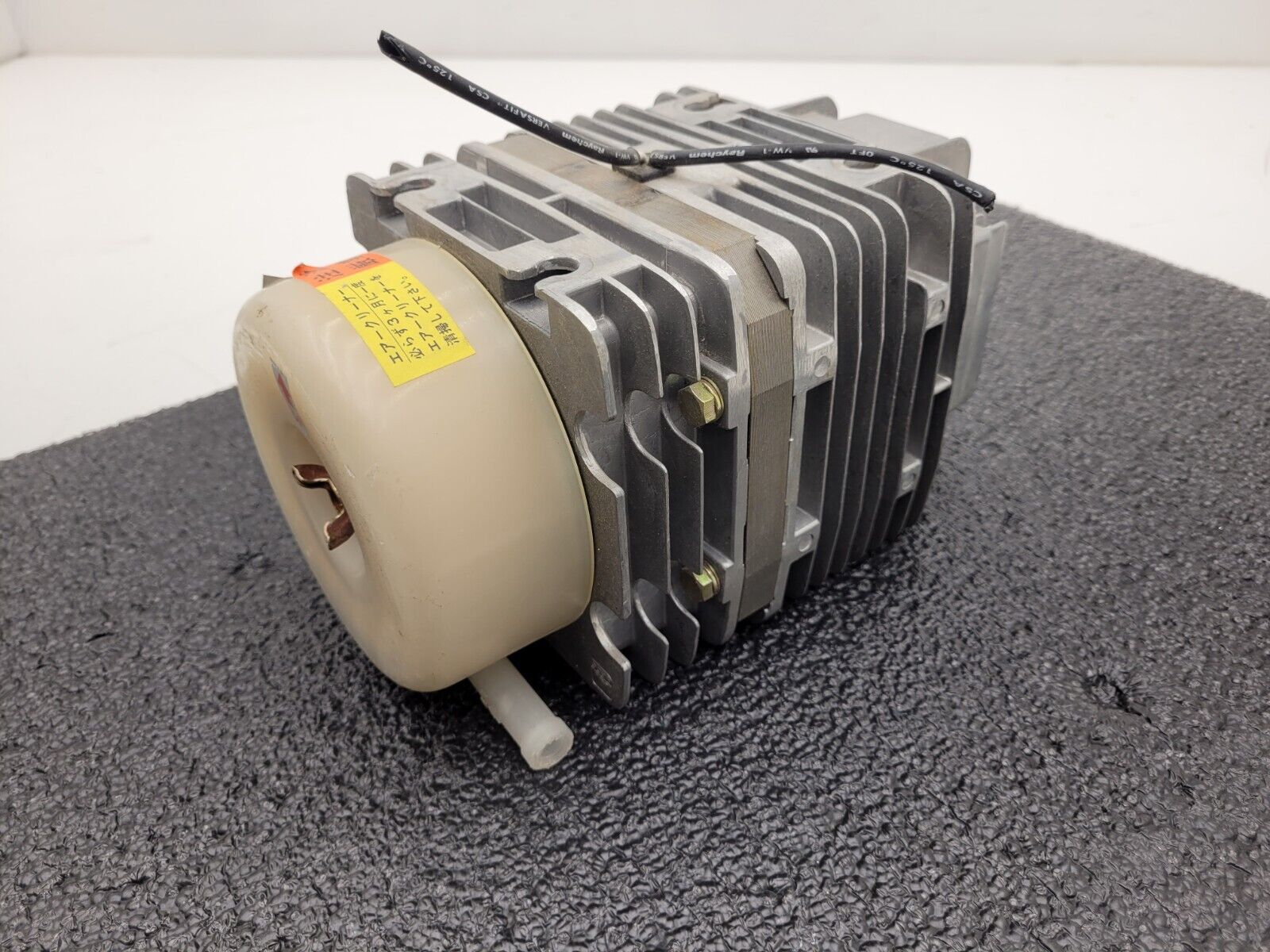 Nitto Kohki Medo Compressor Vacuum Linear (Air) Pump Ac0902-A1031 100V 50/60Hz C