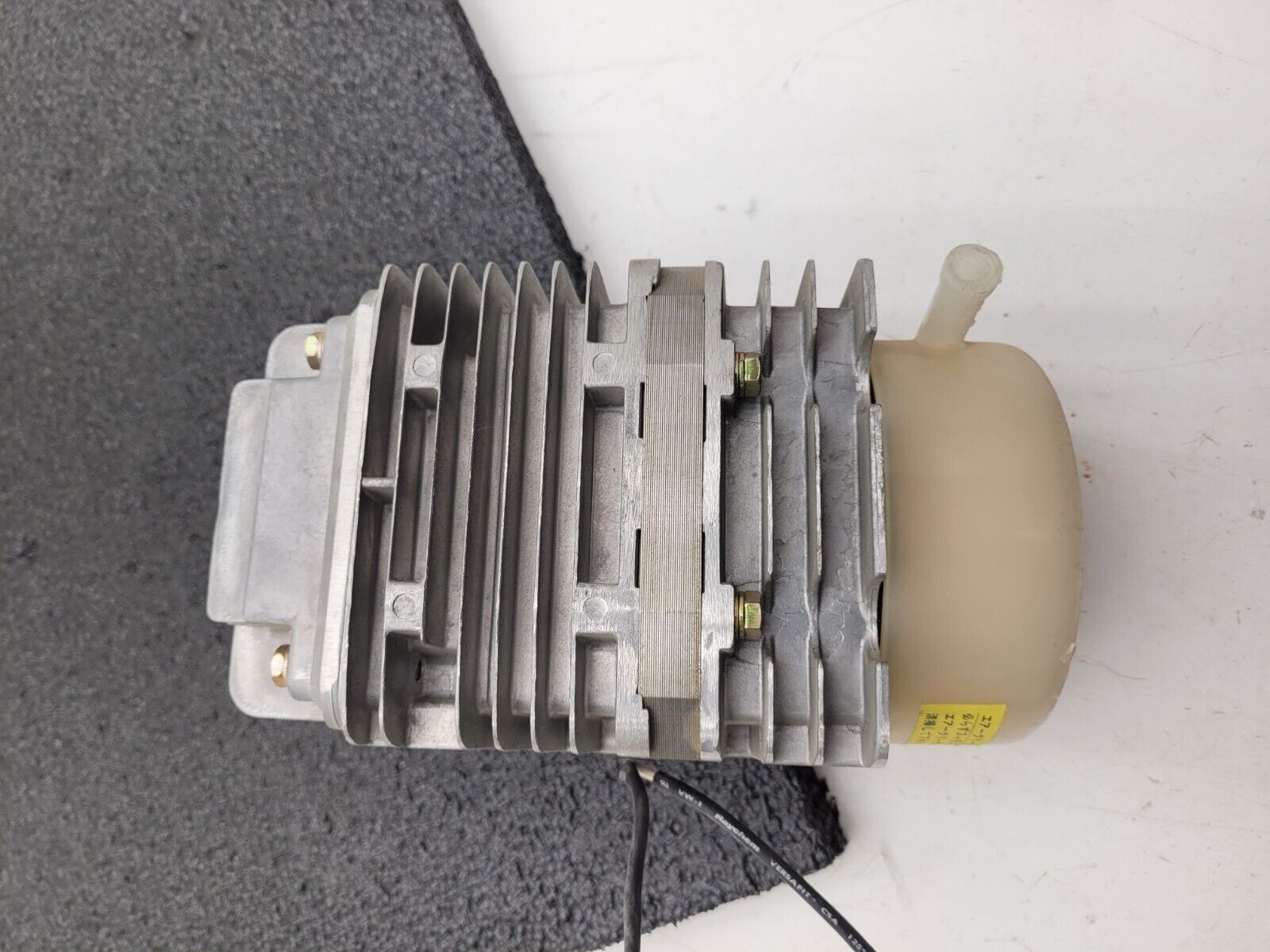 Nitto Kohki Medo Compressor Vacuum Linear (Air) Pump Ac0902-A1031 100V 50/60Hz C