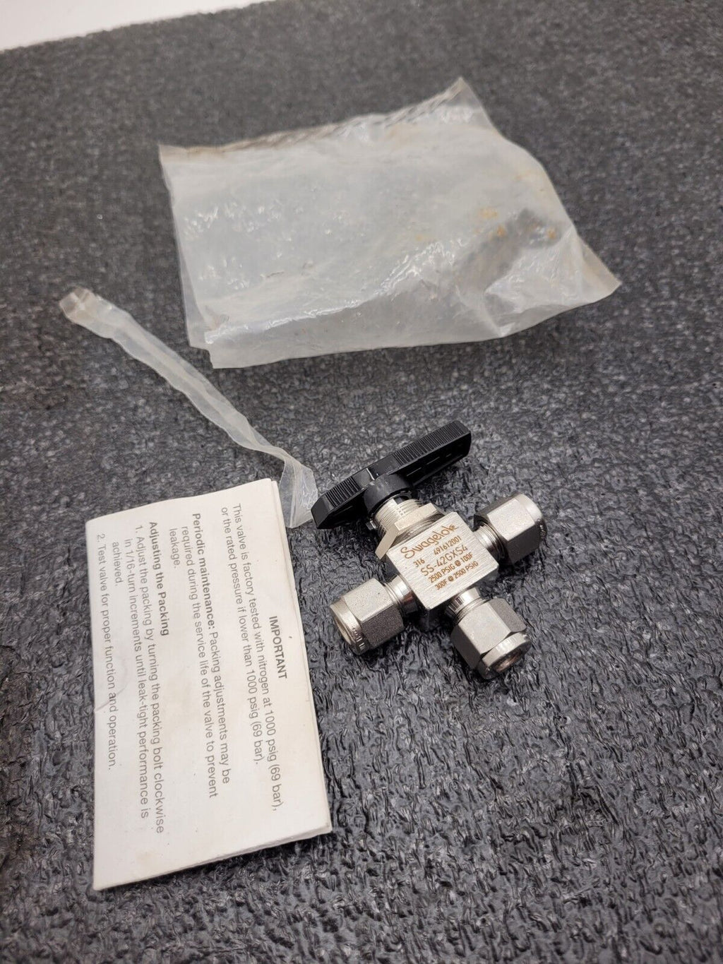 Swagelok SS-42GXS4 3 Way Manual Ball Valve 316SS 2500PSI