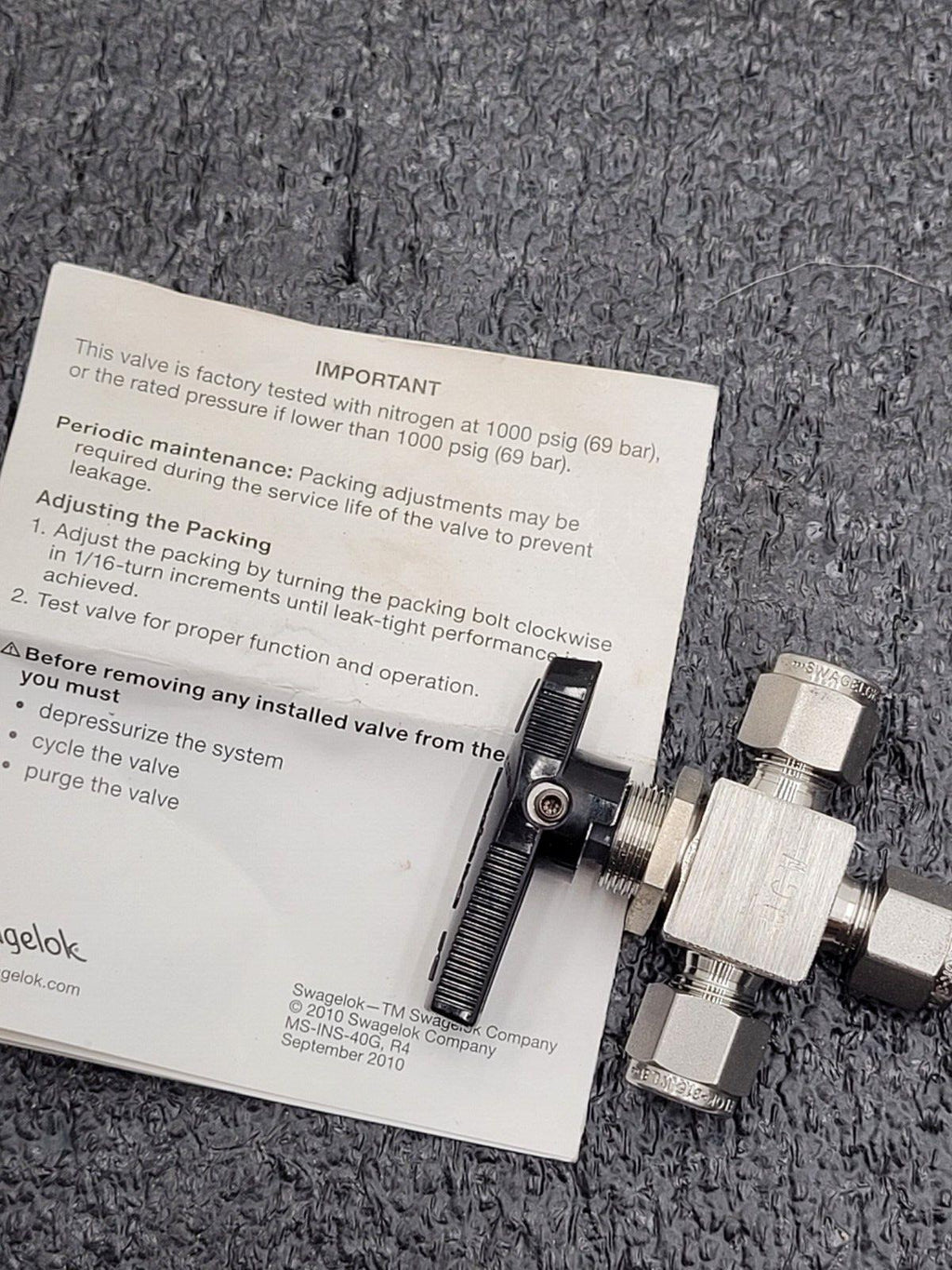 Swagelok SS-42GXS4 3 Way Manual Ball Valve 316SS 2500PSI