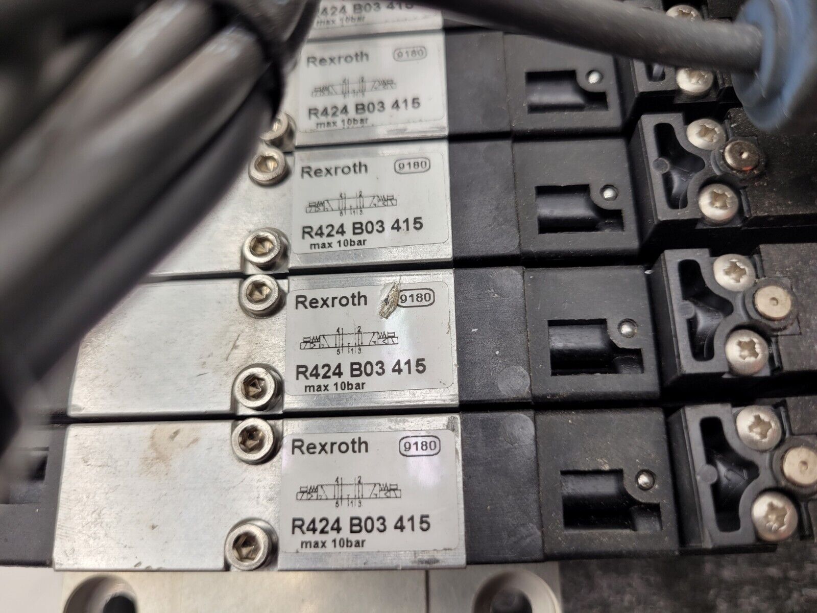 BOSCH Rexroth R424B03415 Pnuematic Solenoid 8x Valve Block Stack Unit B