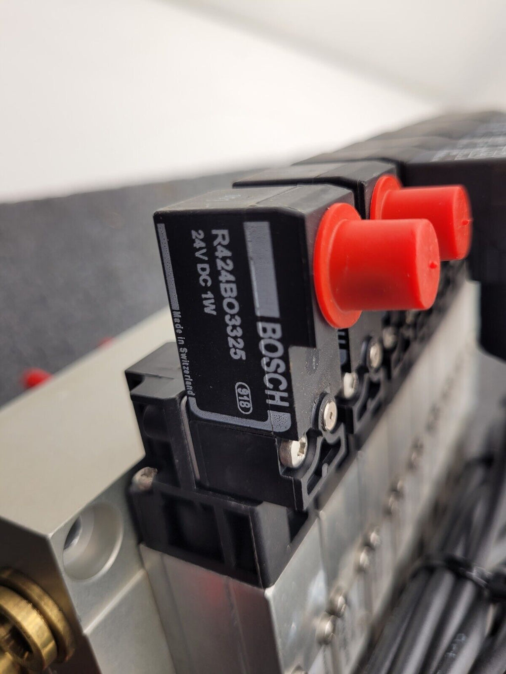 BOSCH Rexroth R424B03415 Pnuematic Solenoid 8x Valve Block Stack Unit B