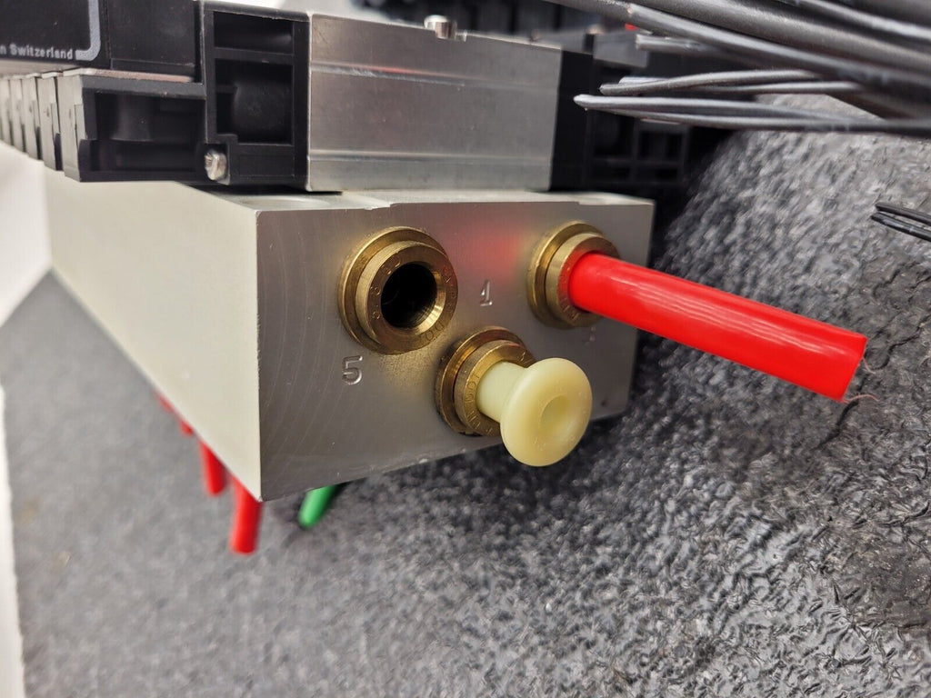 BOSCH Rexroth R424B03415 Pnuematic Solenoid 8x Valve Block Stack Unit B