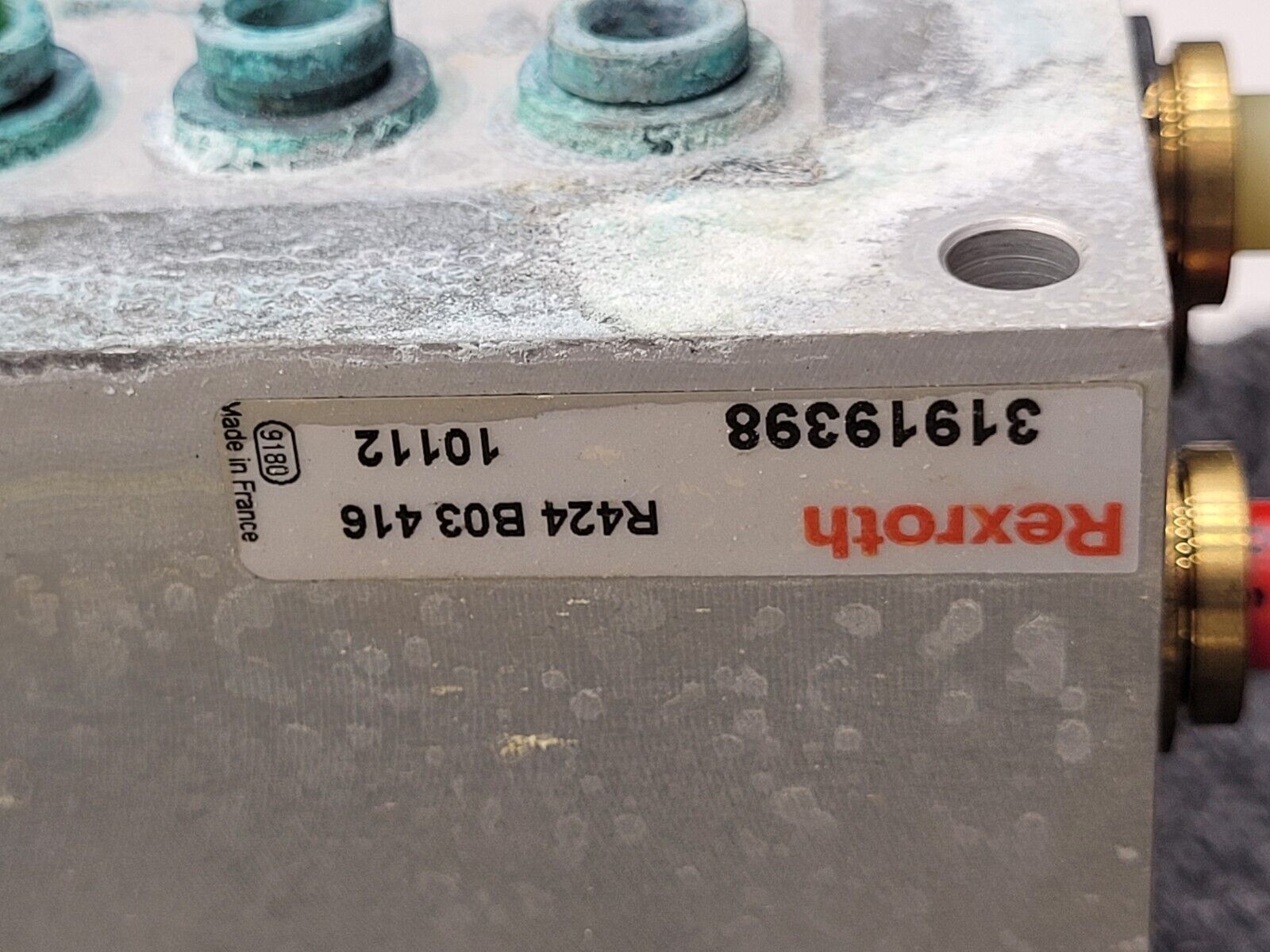 BOSCH Rexroth R424B03415 Pnuematic Solenoid 8x Valve Block Stack Unit B