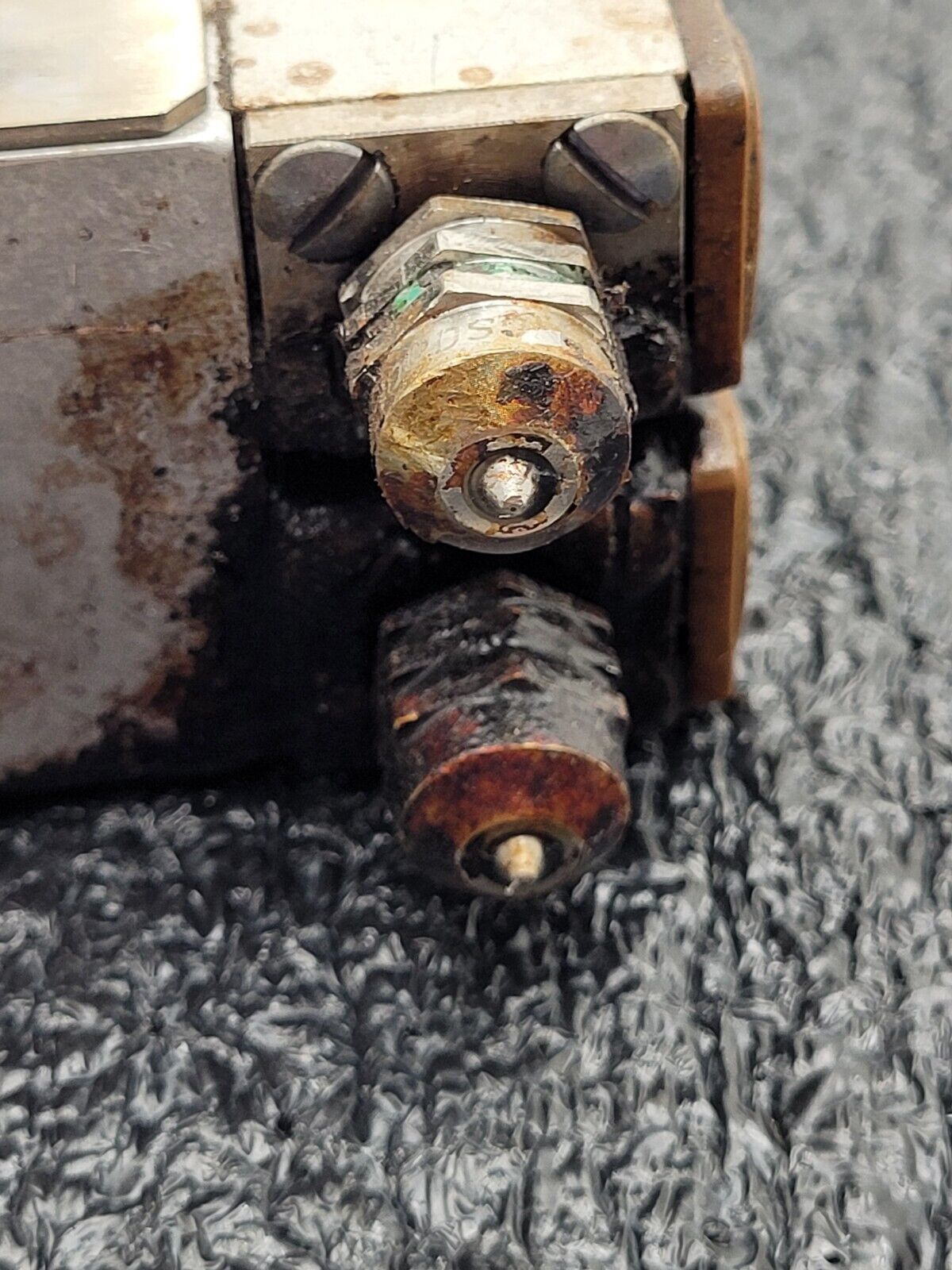 Dual Head Nordson Surebead S-012 T Hot Melt Adhesive Dispensing Glue Gun 8525140