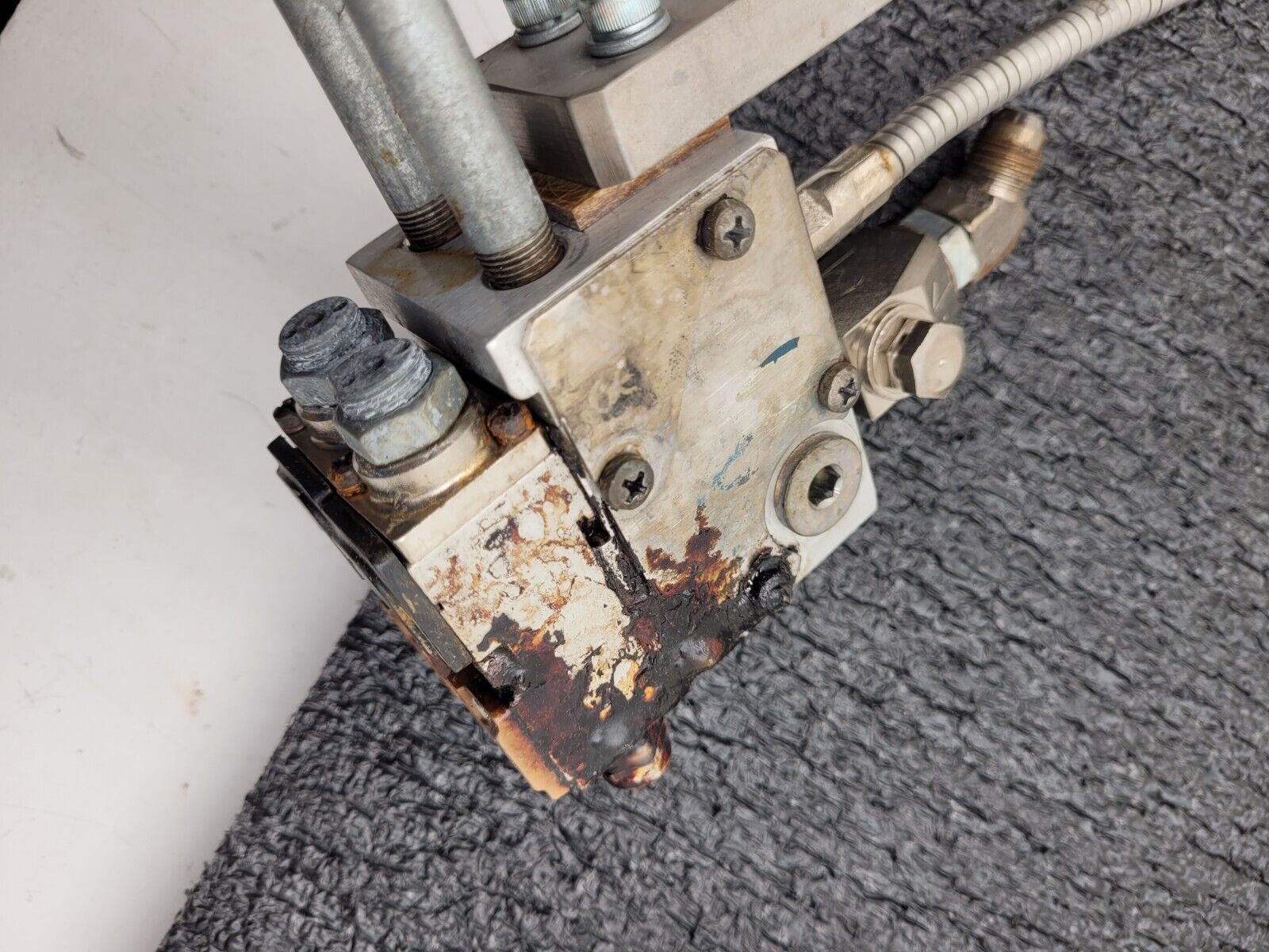 Dual Head Nordson Surebead S-012 T Hot Melt Adhesive Dispensing Glue Gun 8525140