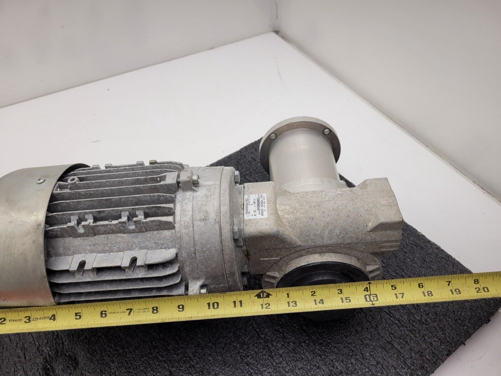 MT Motori 1.5kW Gearmotor 230-480VAC 3PH 10:1 Gearhead Ratio 2HP Right Angle